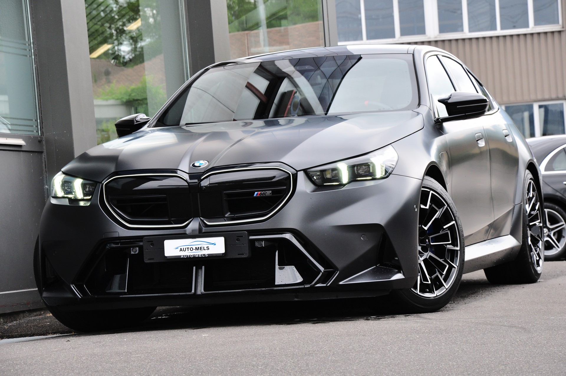 BMW M5 xDrive-image-2