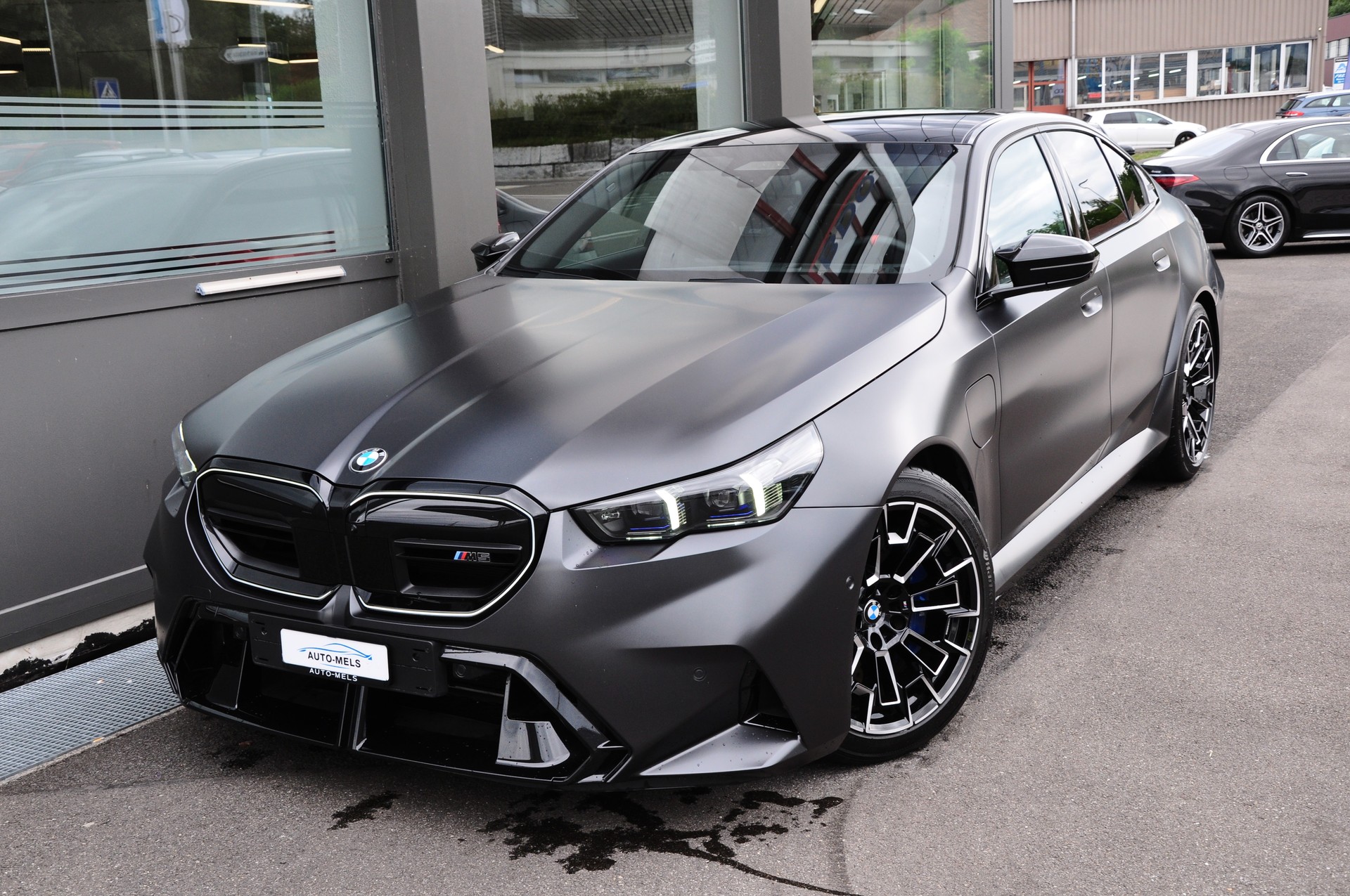 BMW M5 xDrive-image-4