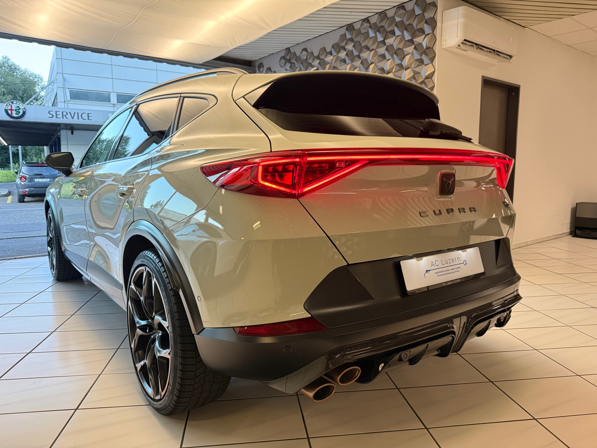 CUPRA Formentor 2.5TSI VZ5 Taiga Grey 4Drive DSG | Sondermodell Nr. 401 / 999 |-image-1
