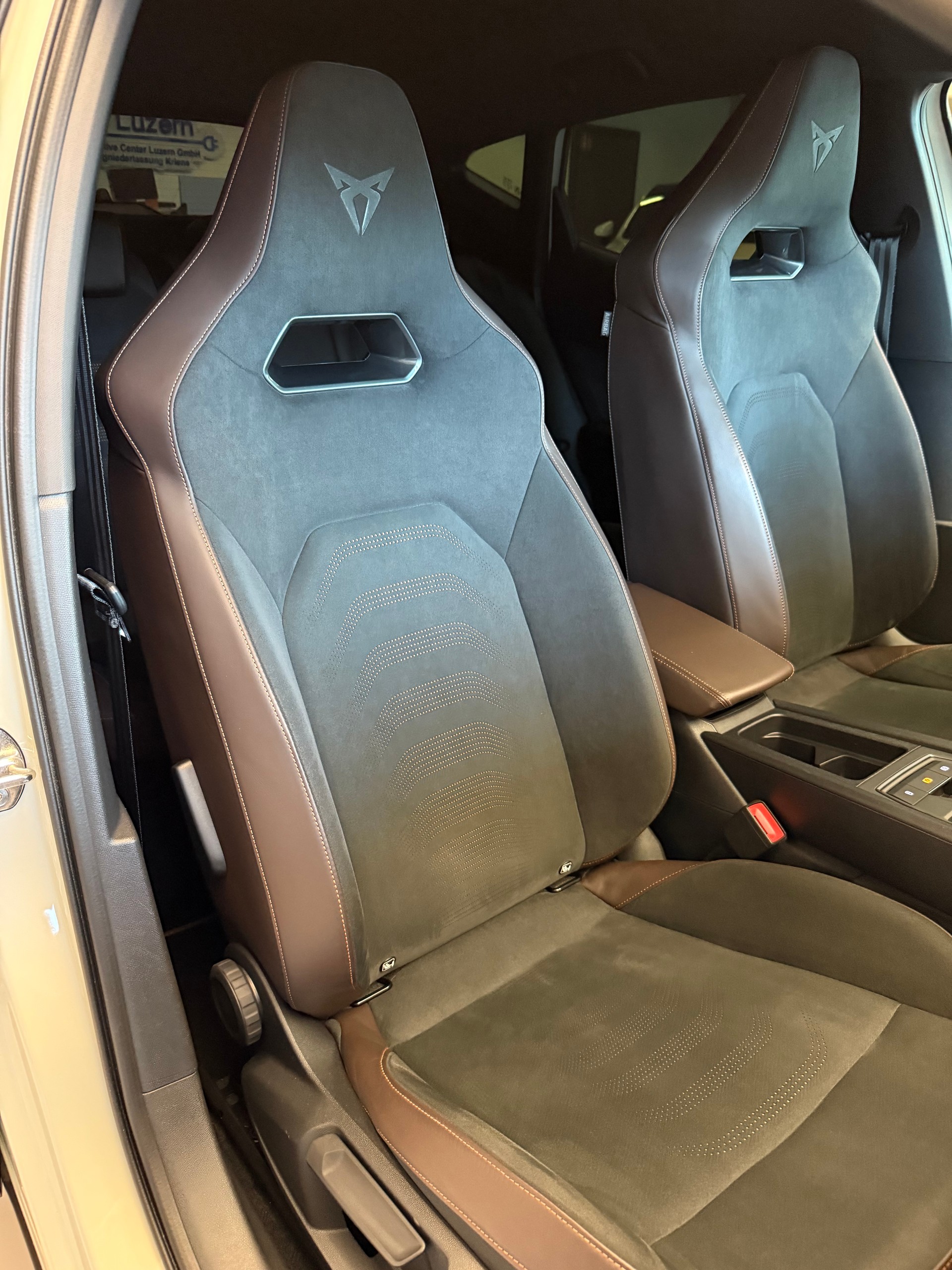 CUPRA Formentor 2.5TSI VZ5 Taiga Grey 4Drive DSG | Sondermodell Nr. 401 / 999 |-image-12