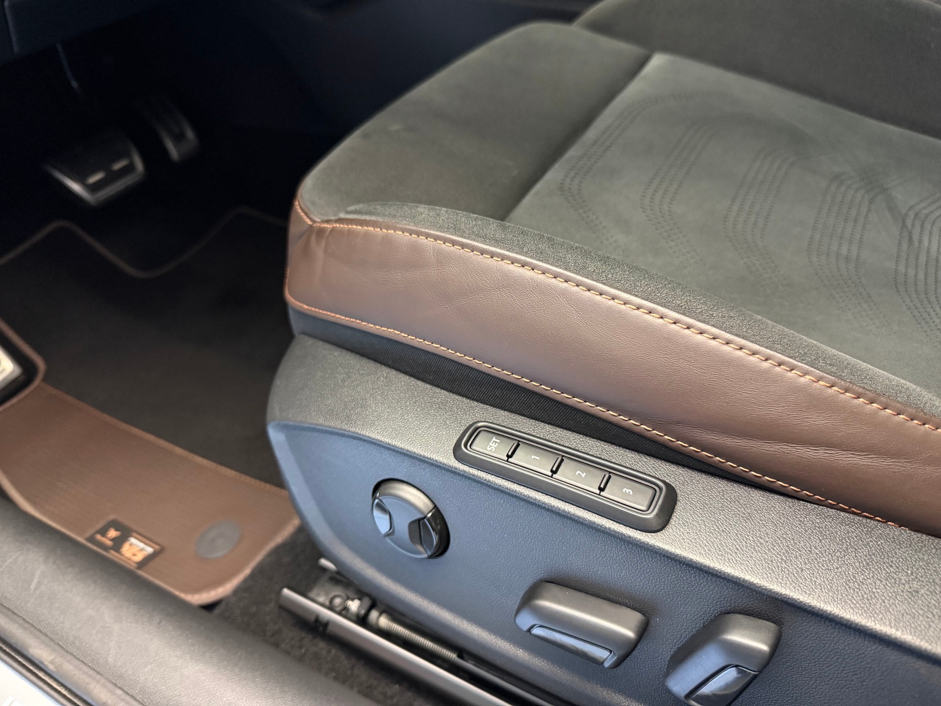 CUPRA Formentor 2.5TSI VZ5 Taiga Grey 4Drive DSG | Sondermodell Nr. 401 / 999 |-image-20