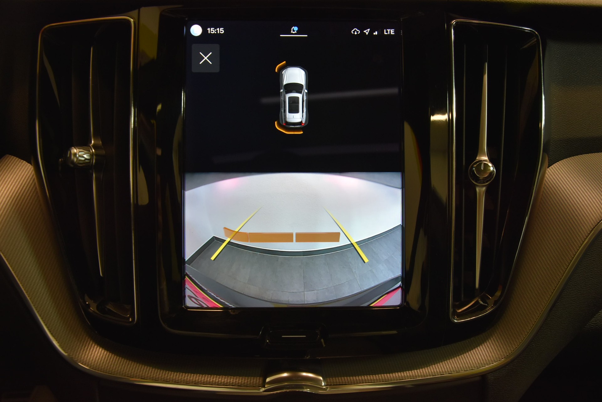 VOLVO XC60 T6 eAWD PluginHybrid Plus Dark Geartronic-image-8