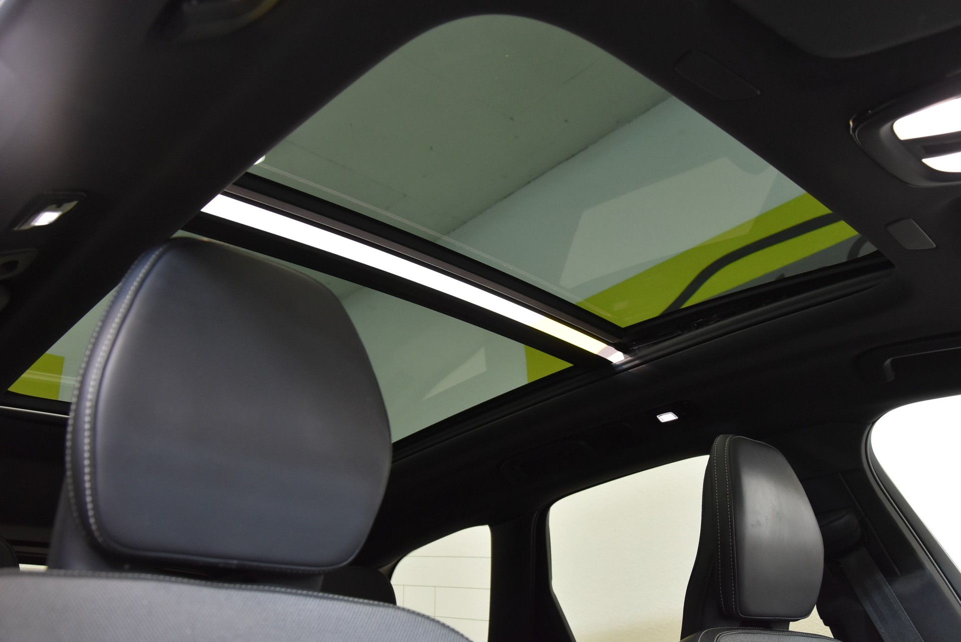 VOLVO XC60 T6 eAWD PluginHybrid Plus Dark Geartronic-image-7