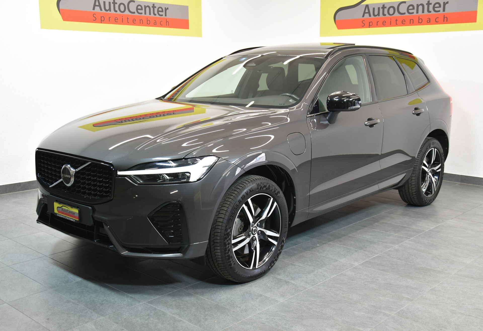 VOLVO XC60 T6 eAWD PluginHybrid Plus Dark Geartronic-image-1