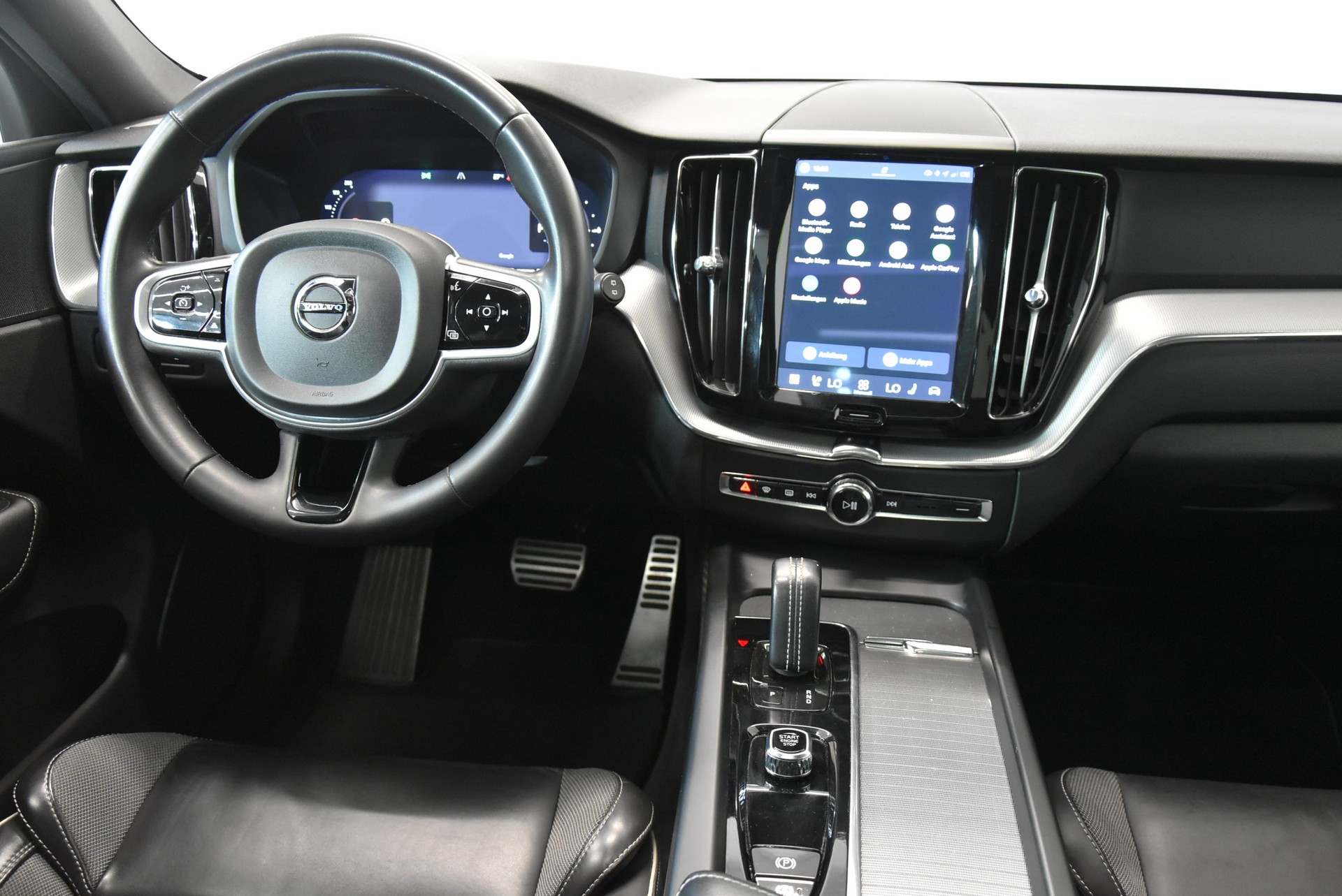 VOLVO XC60 T6 eAWD PluginHybrid Plus Dark Geartronic-image-4