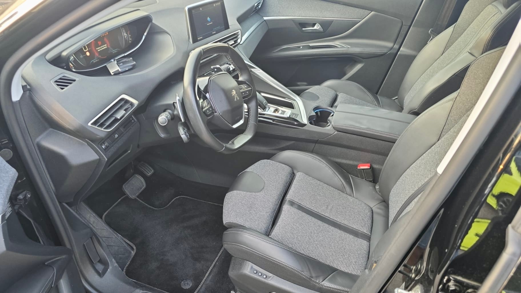 PEUGEOT 3008 1.6 THP Allure EAT-image-9