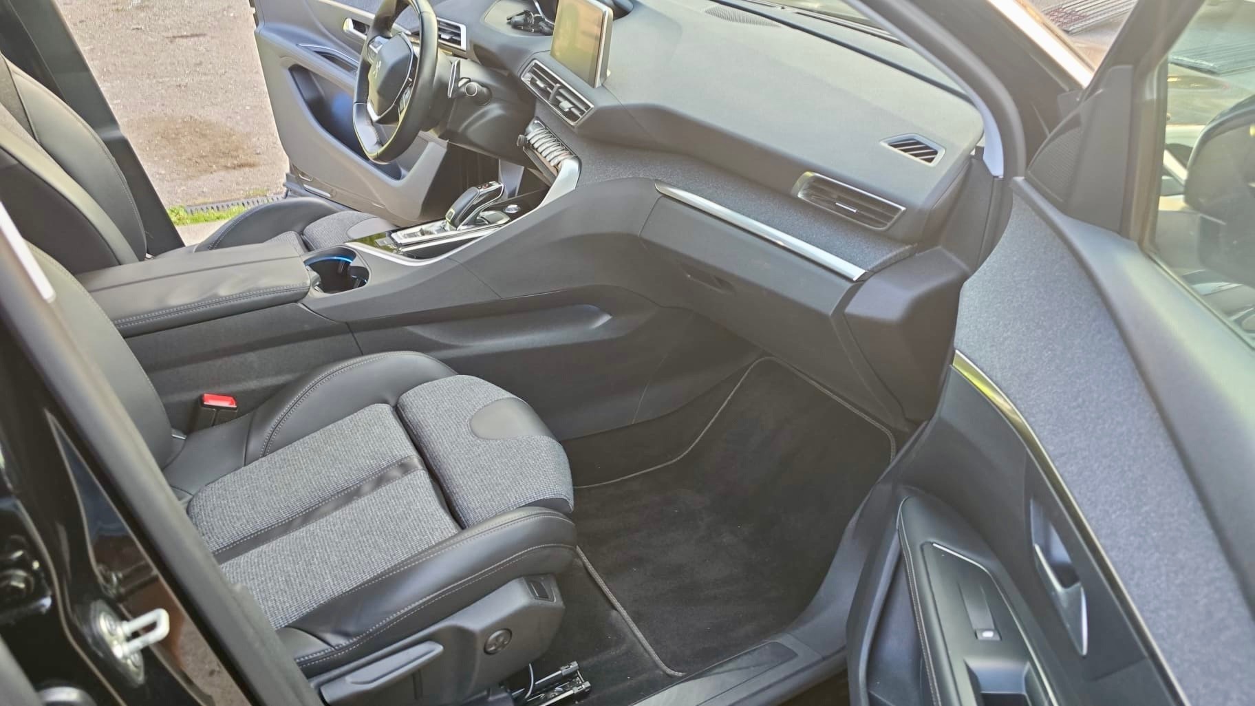 PEUGEOT 3008 1.6 THP Allure EAT-image-10