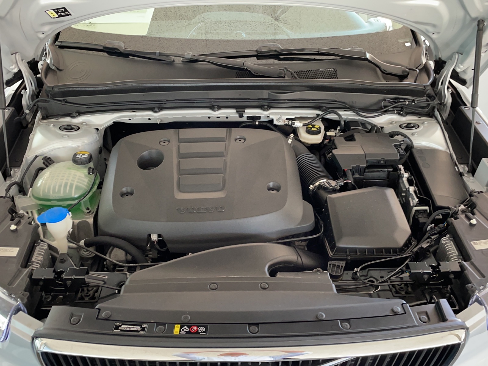 VOLVO XC40 2.0 D3 Momentum-image-15