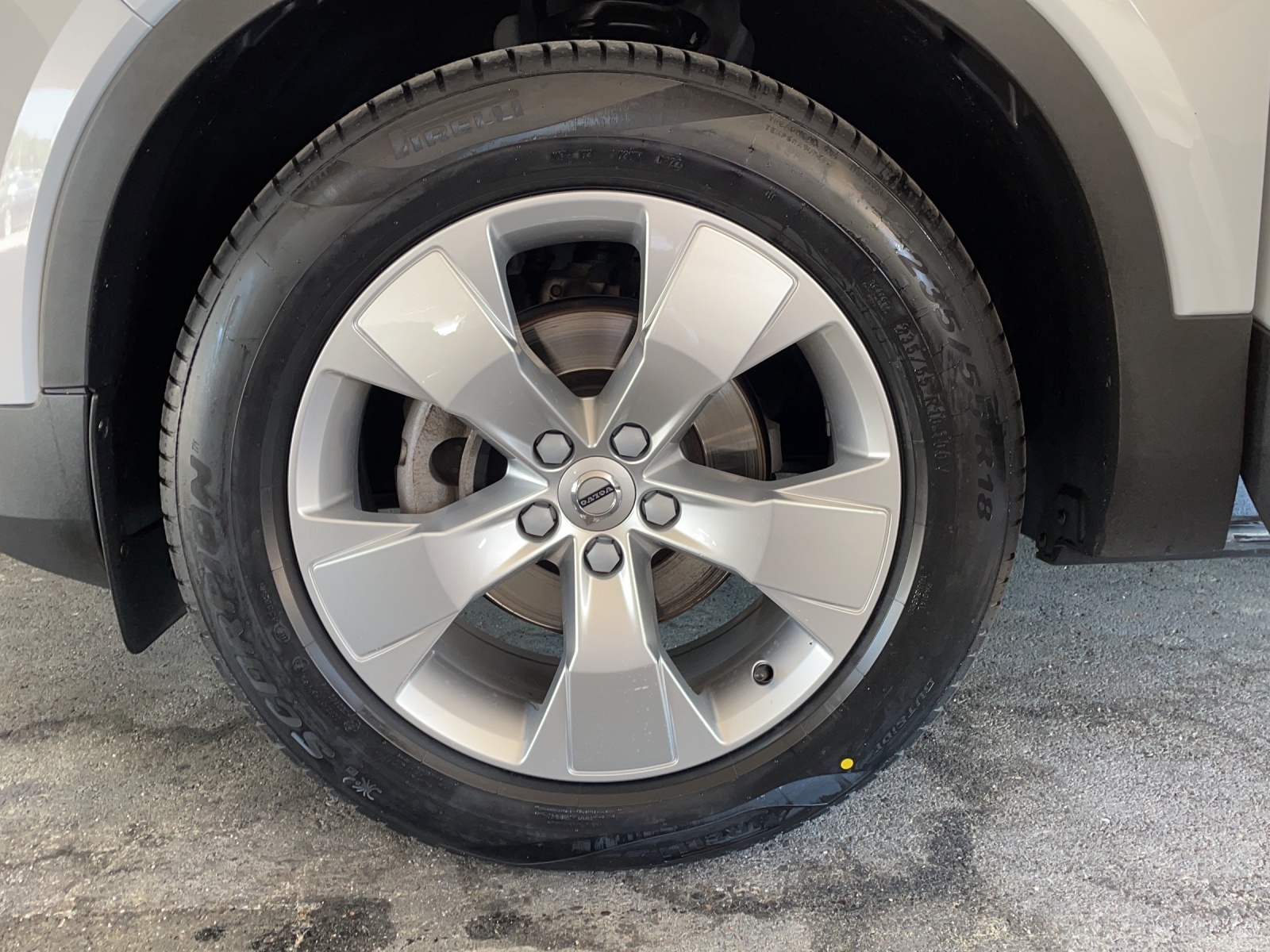 VOLVO XC40 2.0 D3 Momentum-image-16