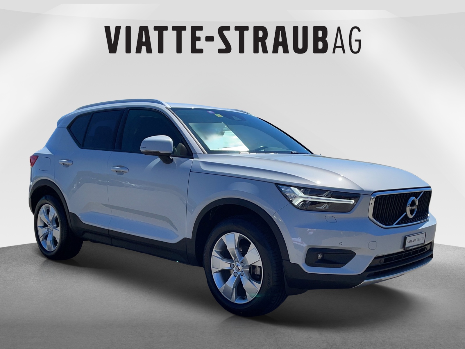 VOLVO XC40 2.0 D3 Momentum-image-7