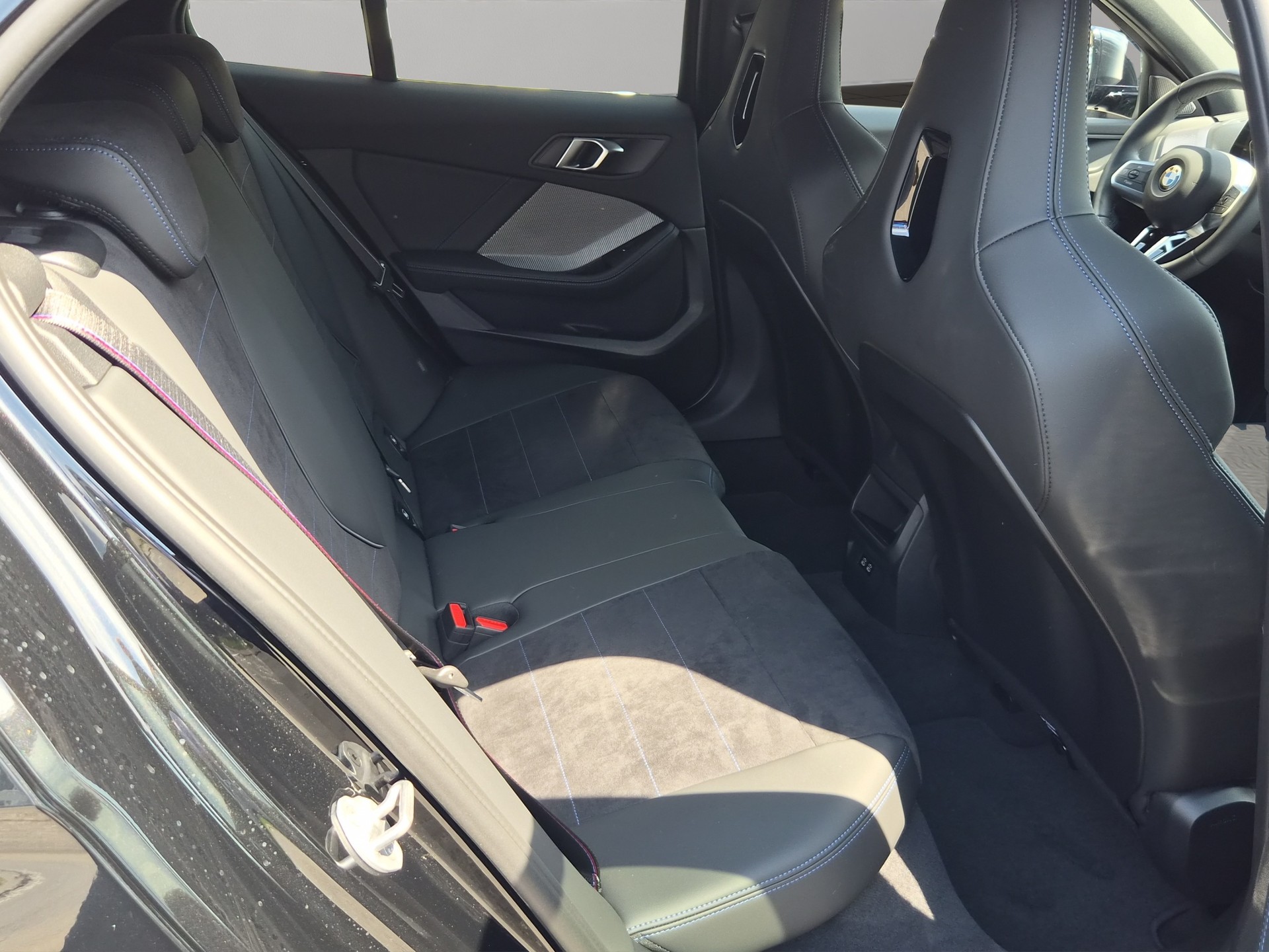 BMW 123 xDrive M Sport Pro Steptronic-image-21