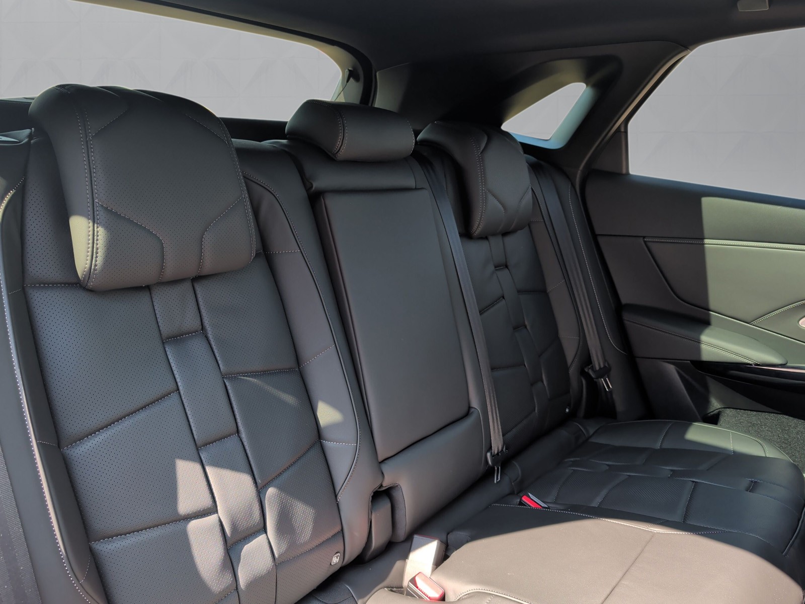 DS AUTOMOBILES DS 7 Crossback E-Tense 300 4x4 Etoile-image-10