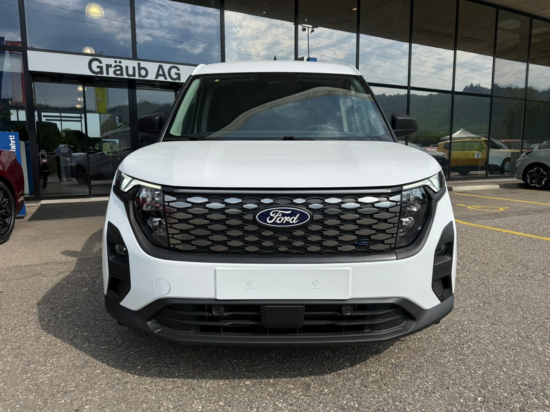 FORD E-Transit Courier Van Trend 43,5kWh-showroom-element-1