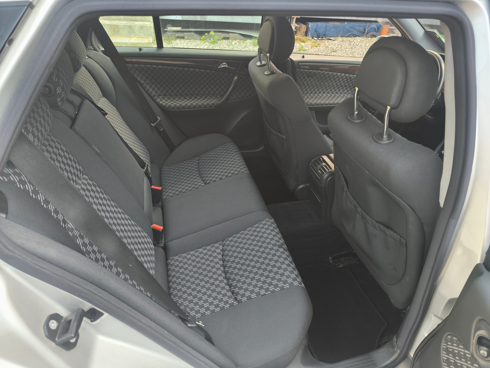 MERCEDES-BENZ C 220-image-5