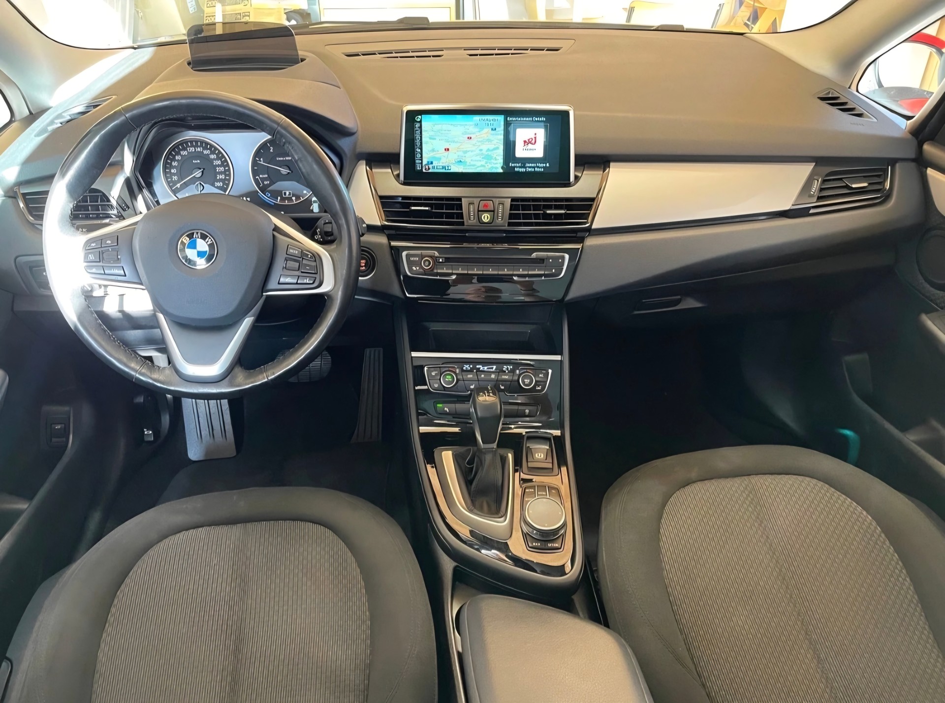 BMW 218d Gran Tourer Steptronic-image-7