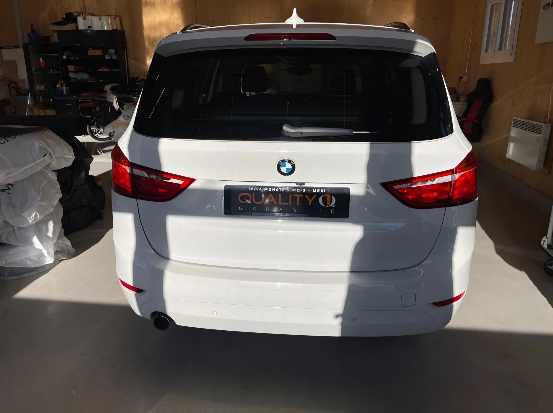 BMW 218d Gran Tourer Steptronic-image-4