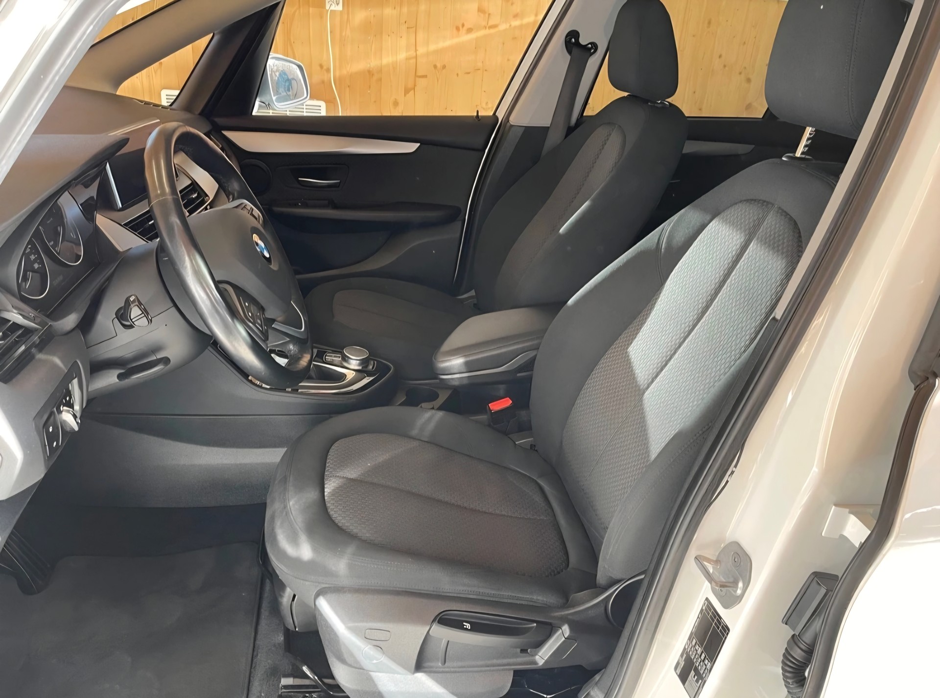 BMW 218d Gran Tourer Steptronic-image-5