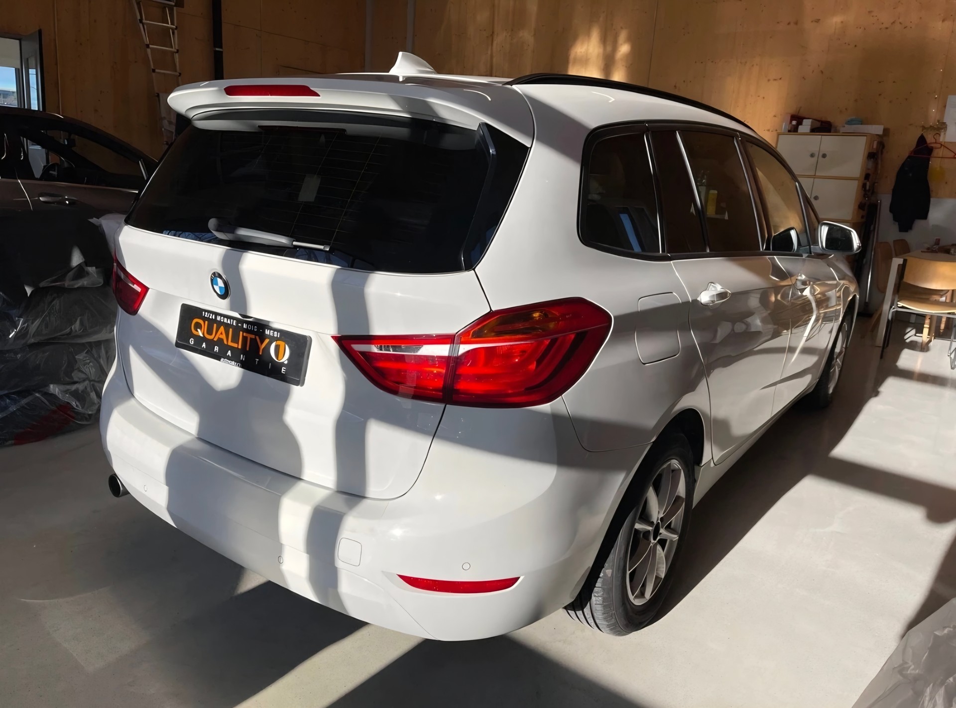 BMW 218d Gran Tourer Steptronic-image-3
