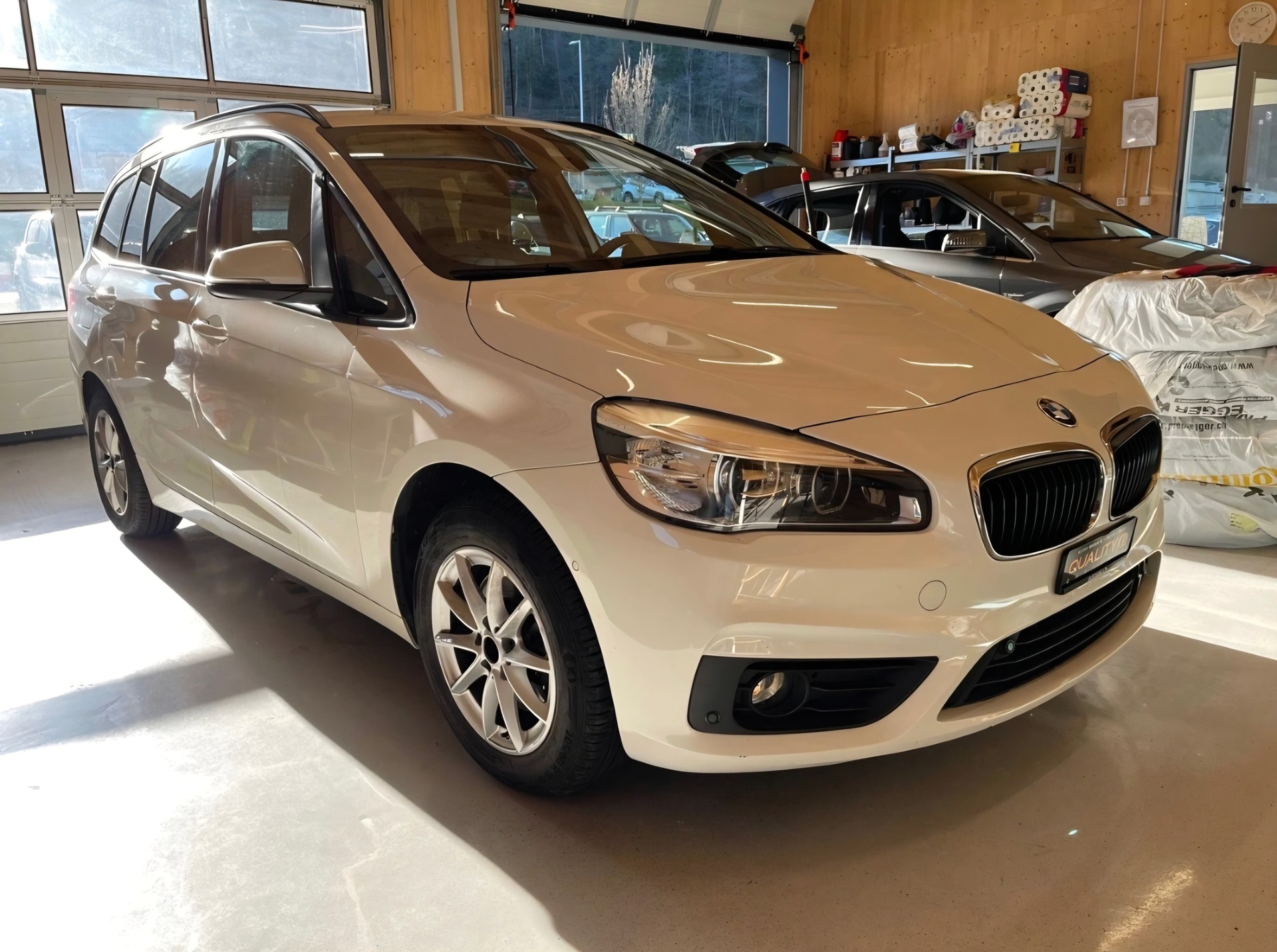 BMW 218d Gran Tourer Steptronic-image-2