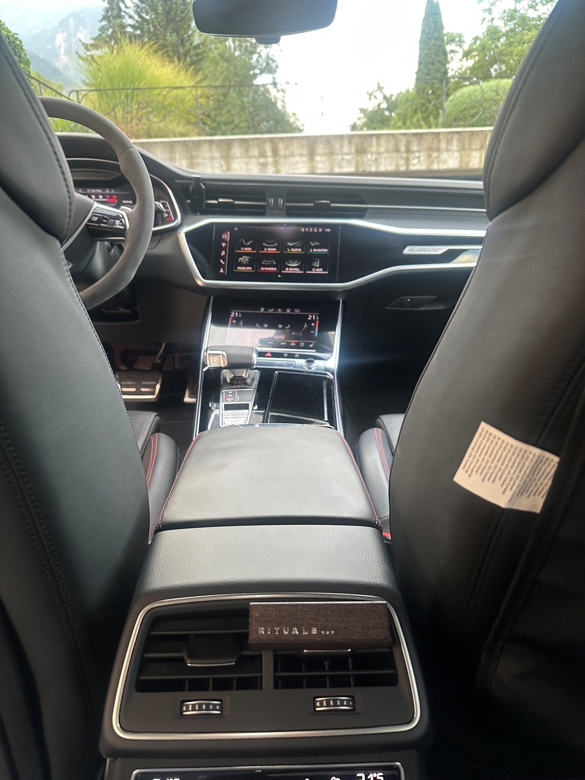 AUDI 4.0 V8 TFSI quattro T-Tronic-image-5