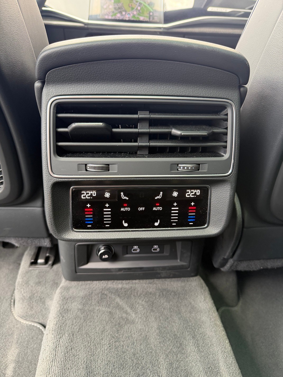 AUDI SQ7 4.0 V8 TFSI quattro T-Tronic-image-12