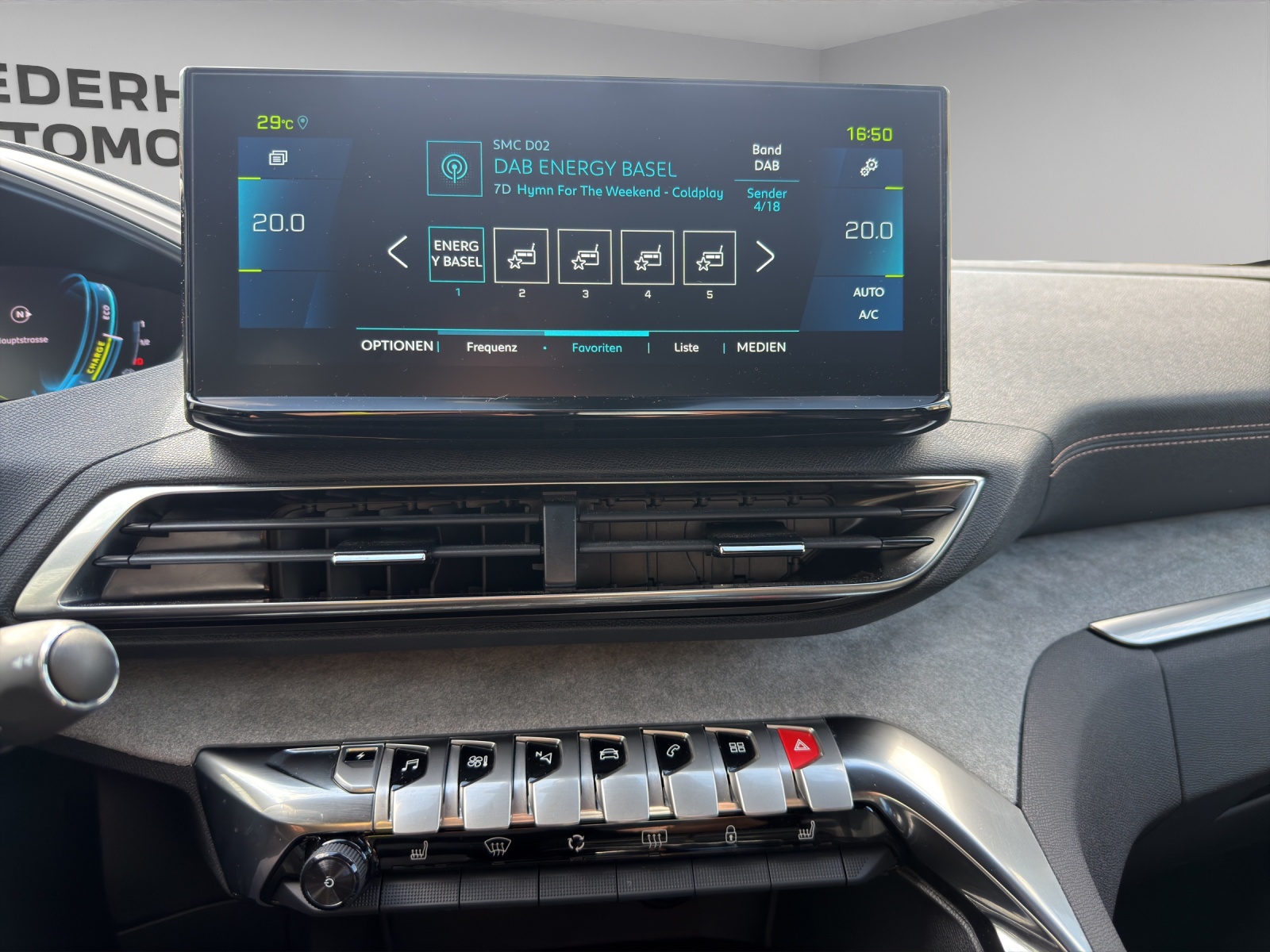 PEUGEOT 3008 1.6 Plug-in Hybrid GT-image-7