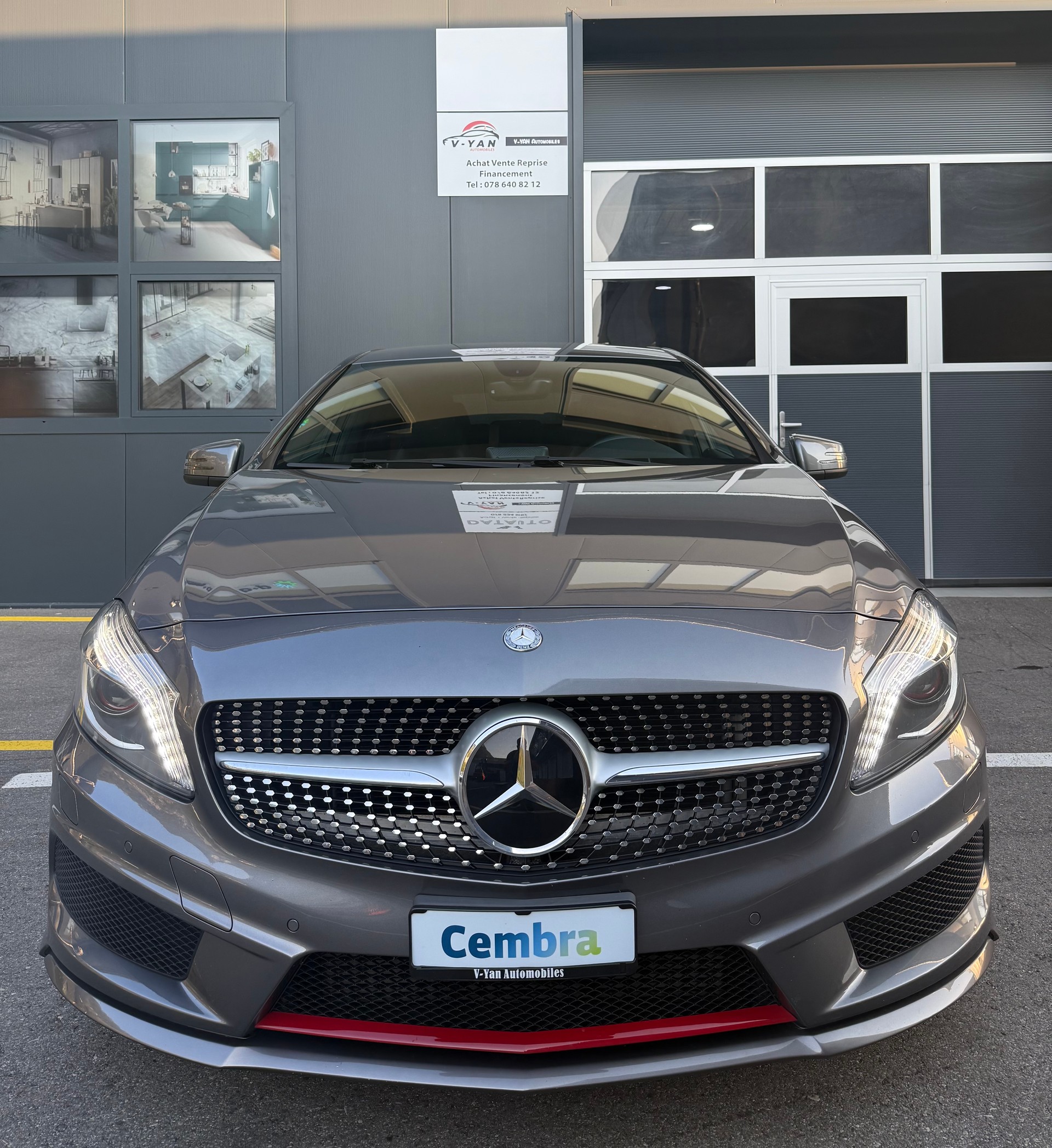 MERCEDES-BENZ A 250 Sport Amg-Line 7G-DCT-image-2