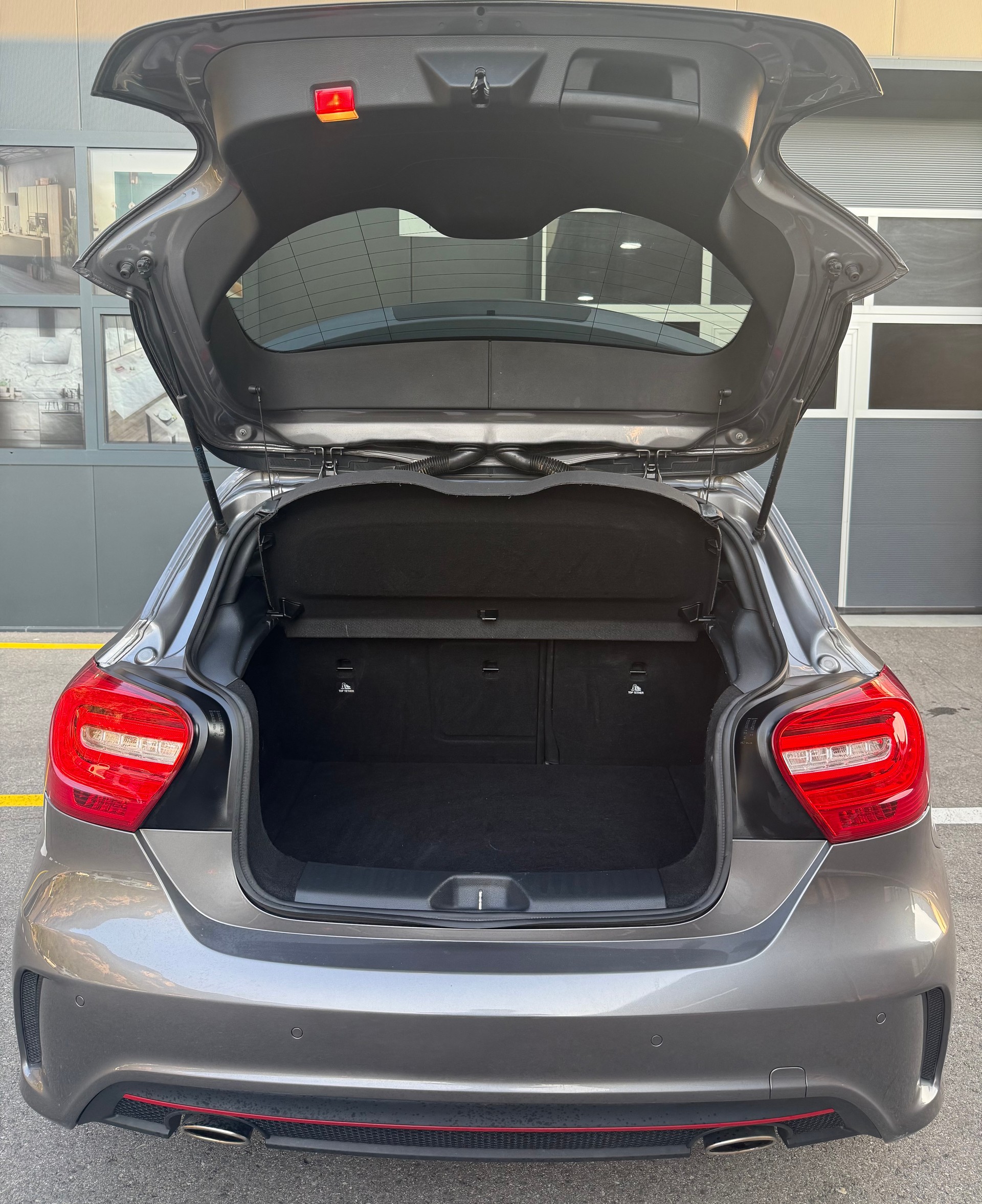 MERCEDES-BENZ A 250 Sport Amg-Line 7G-DCT-image-7
