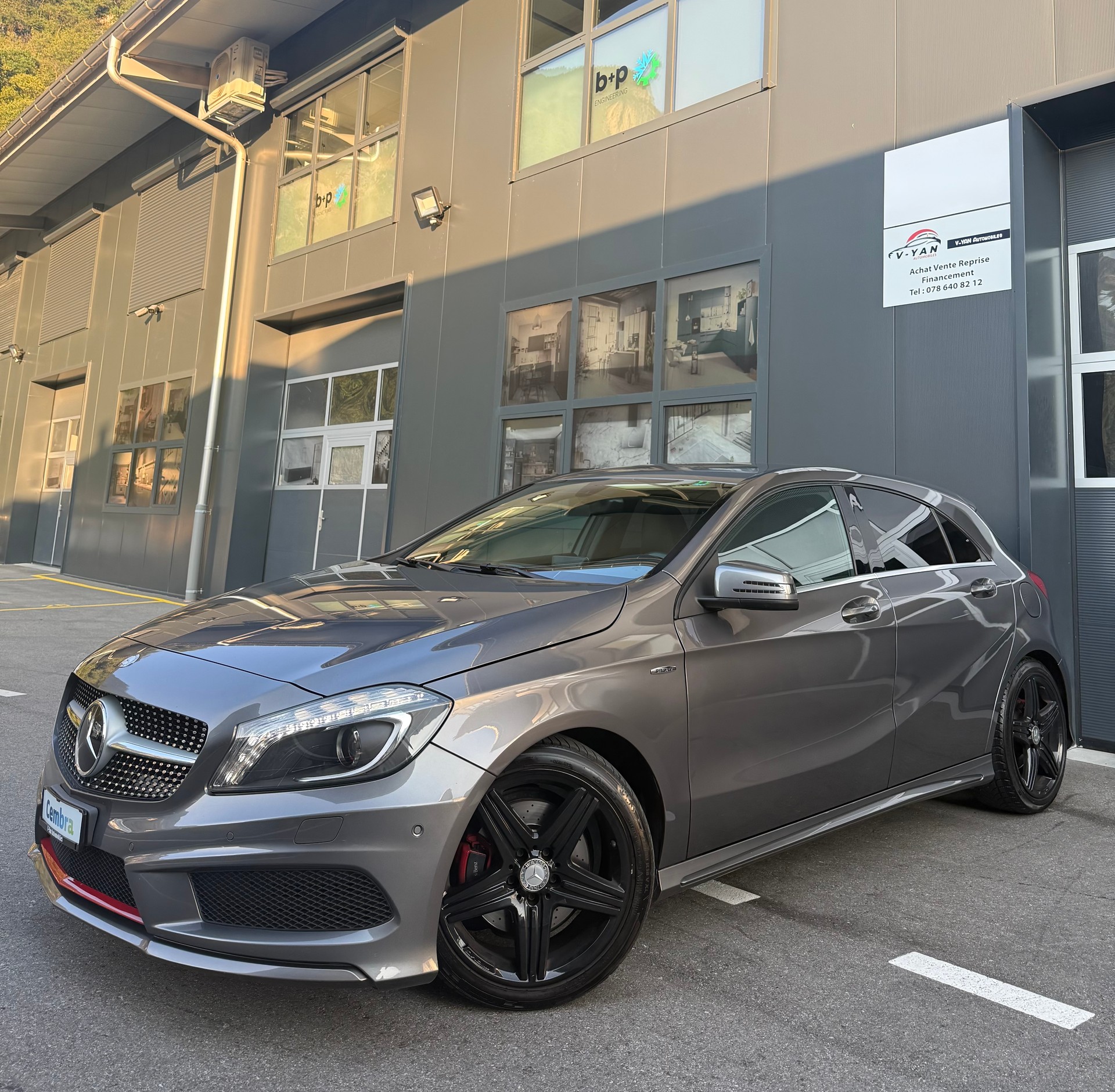 MERCEDES-BENZ A 250 Sport Amg-Line 7G-DCT-image-0