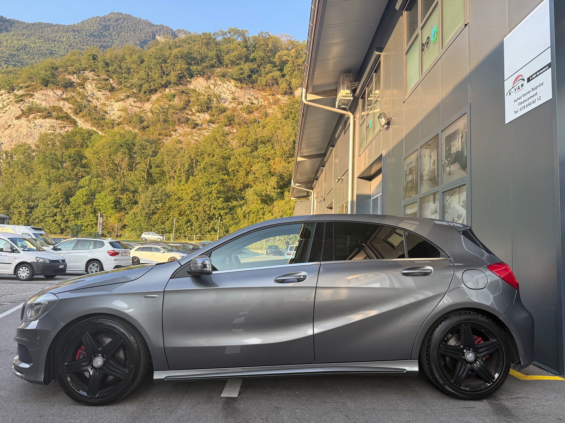 MERCEDES-BENZ A 250 Sport Amg-Line 7G-DCT-image-3