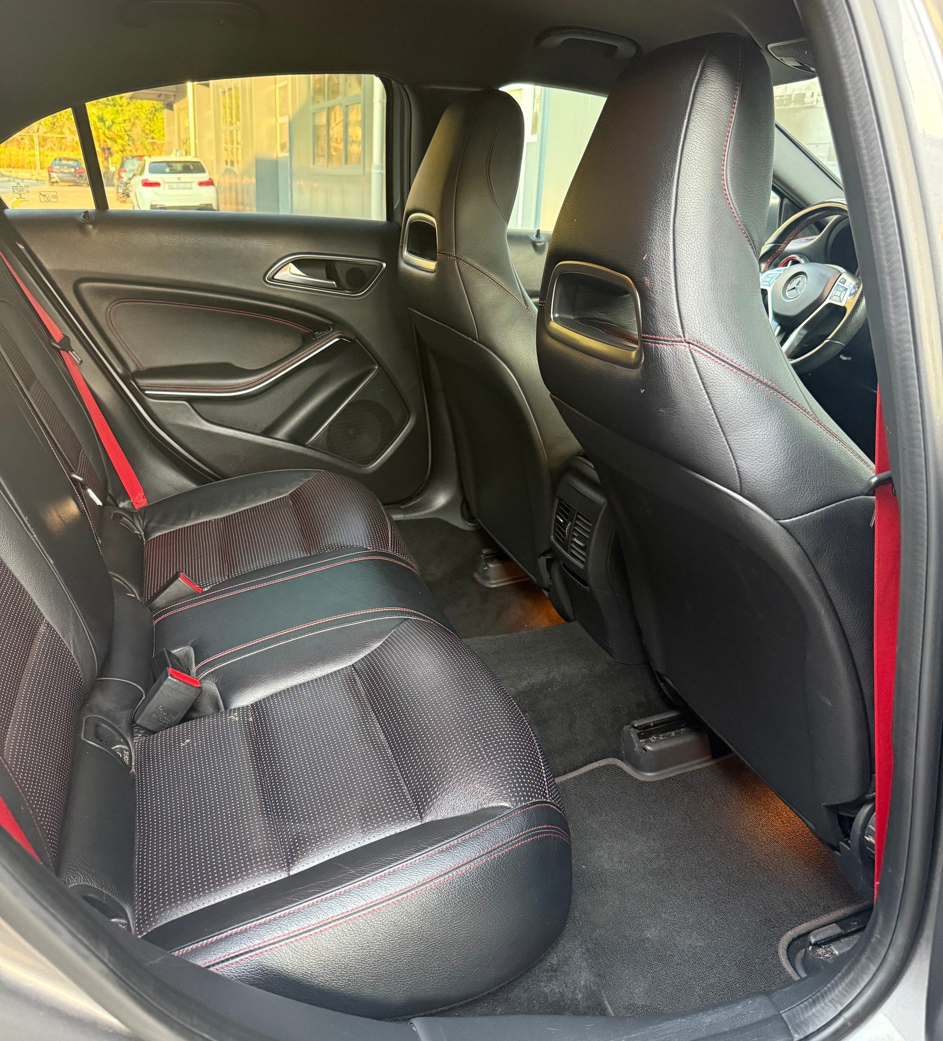 MERCEDES-BENZ A 250 Sport Amg-Line 7G-DCT-image-8