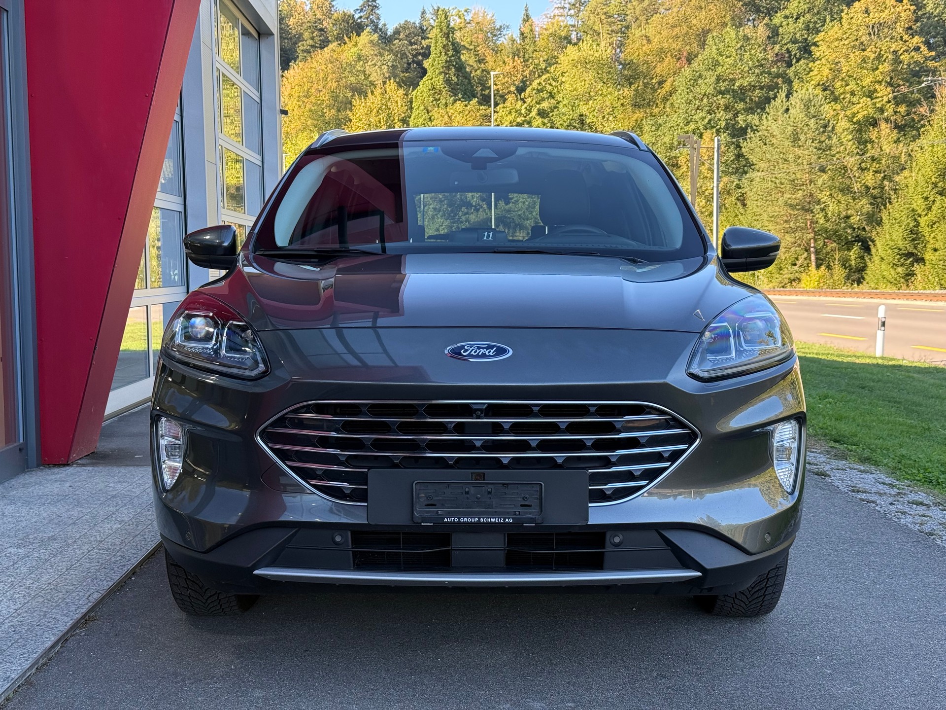 FORD Kuga 2.5 FHEV Titanium X 4WD LEASING AB 272.95 CHF / MONAT-image-3