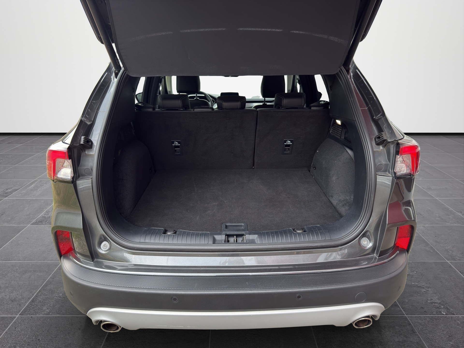 FORD Kuga 2.5 FHEV Titanium X 4WD-image-12