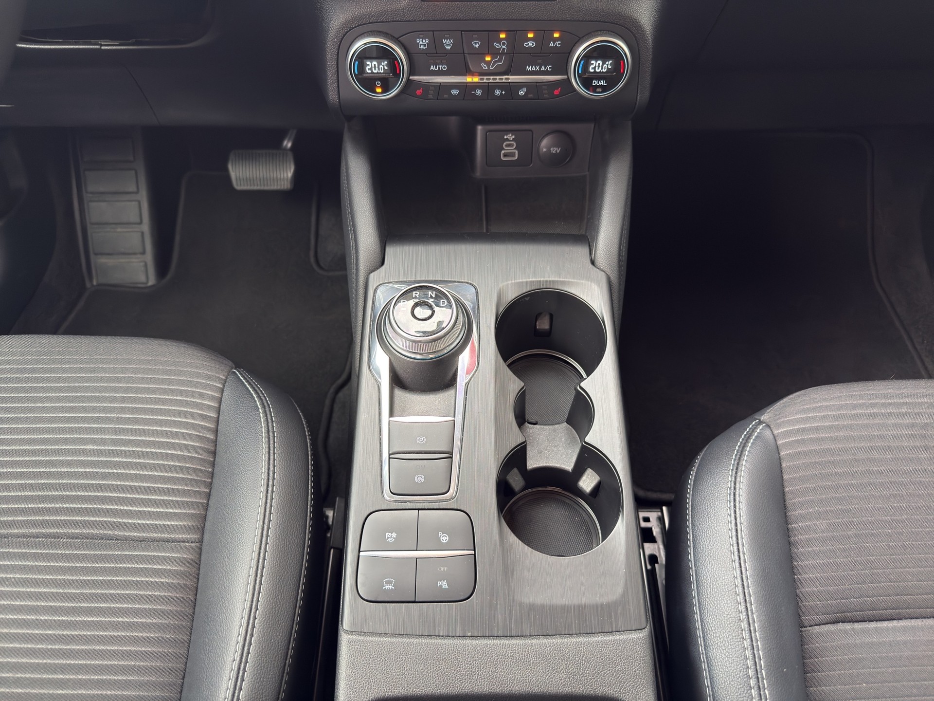 FORD Kuga 2.5 FHEV Titanium X 4WD-image-10