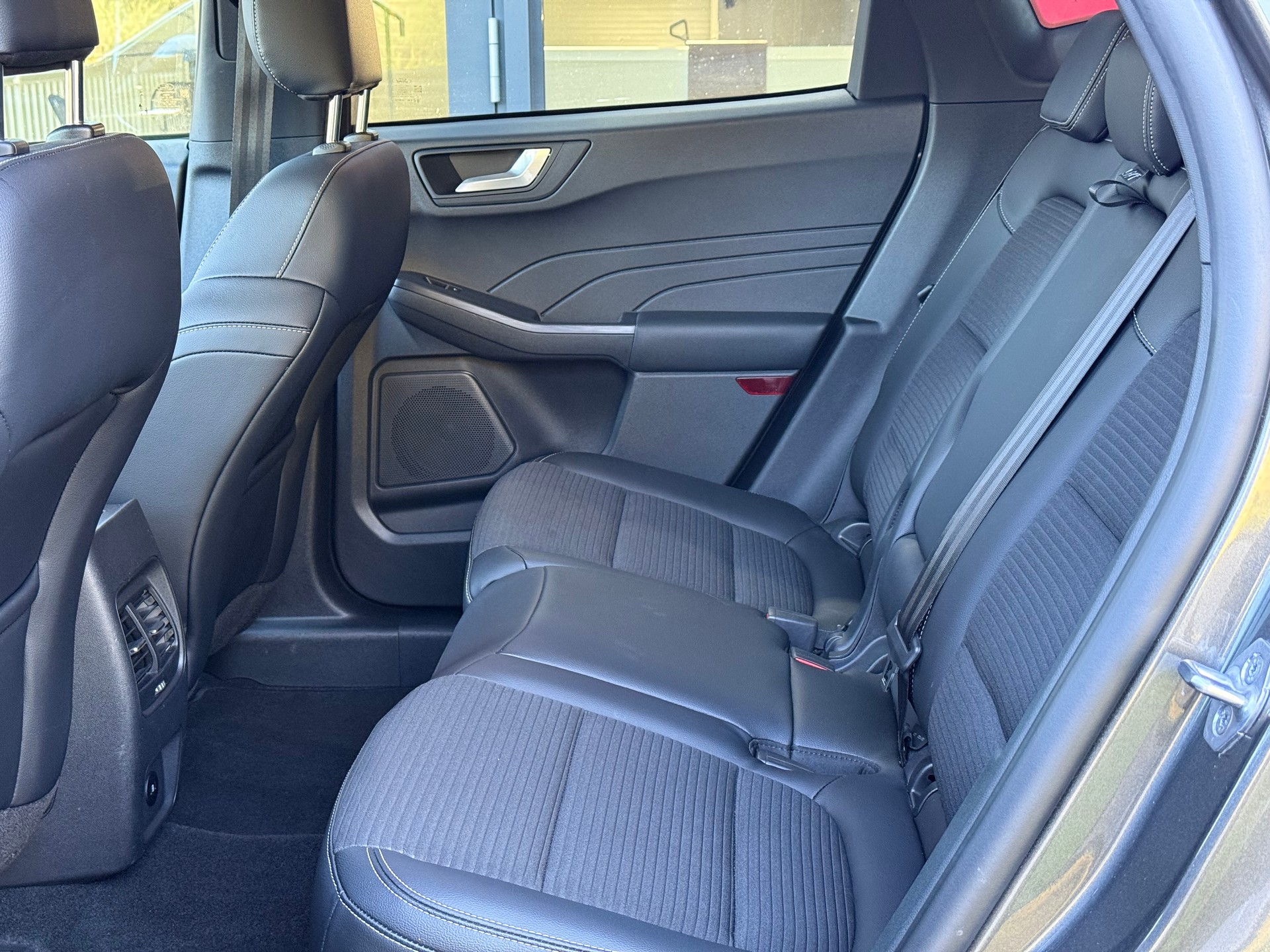 FORD Kuga 2.5 FHEV Titanium X 4WD LEASING AB 272.95 CHF / MONAT-image-7