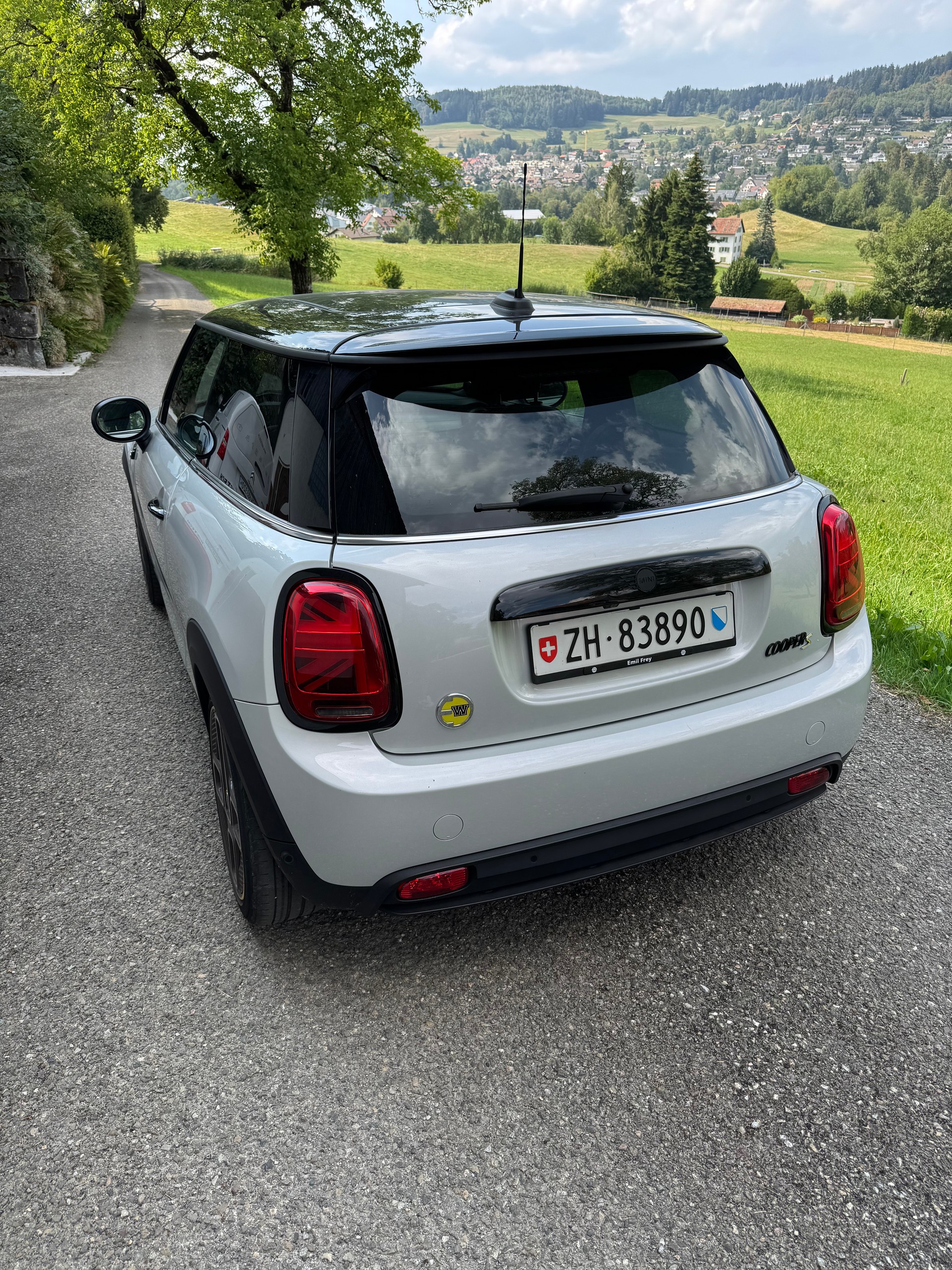 MINI Cooper SE-image-1