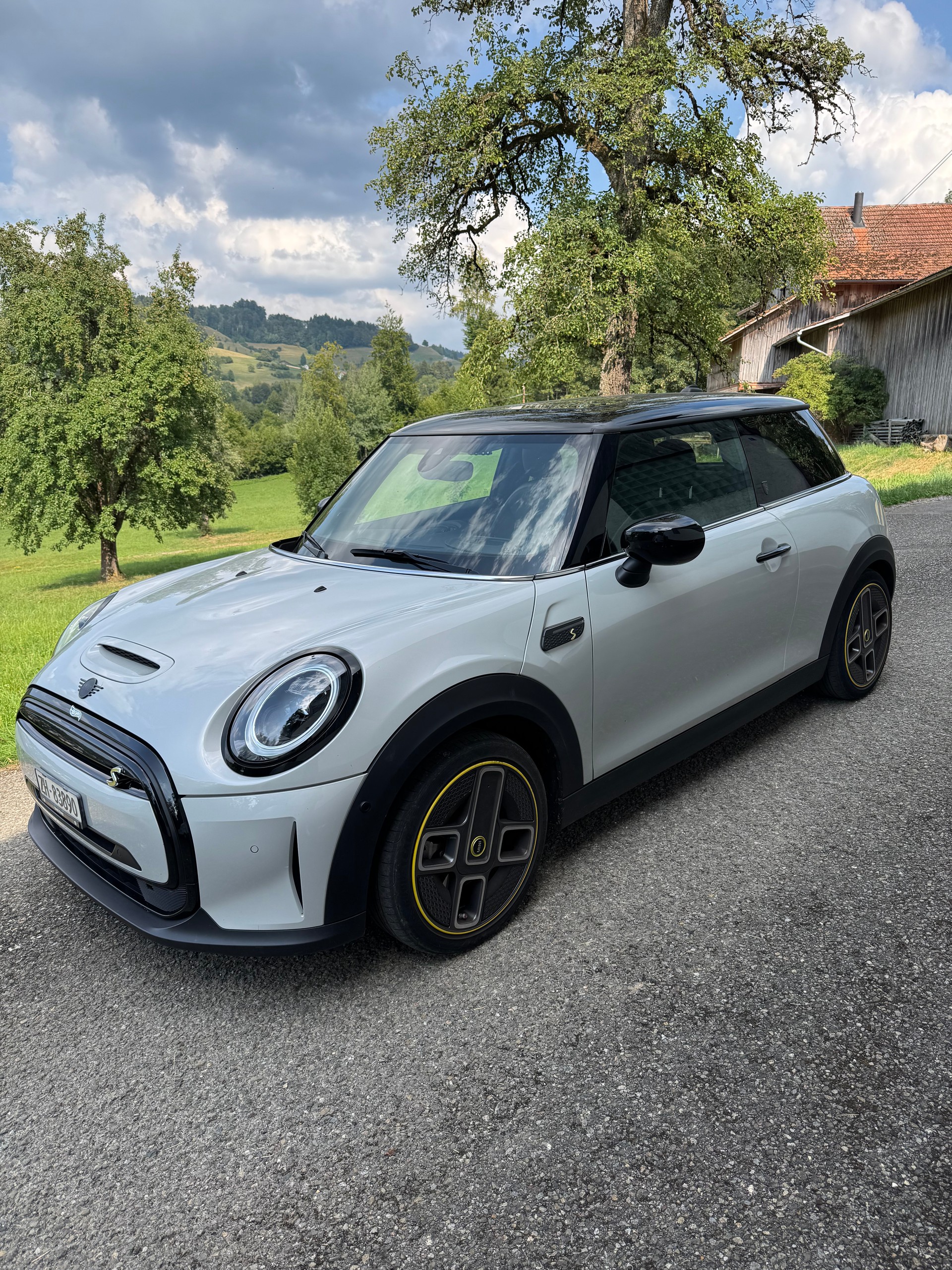 MINI Cooper SE-image-0