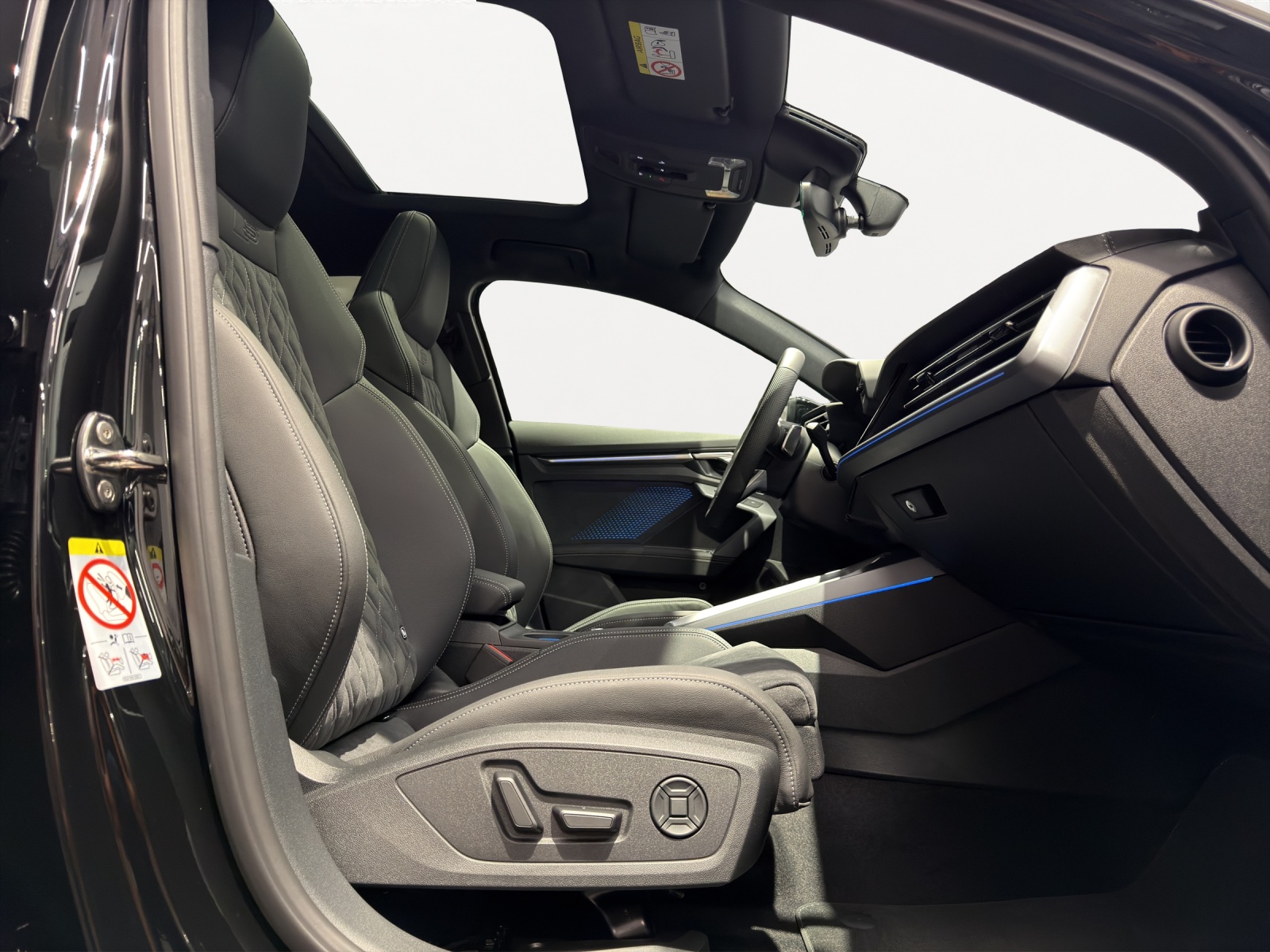 AUDI S3 Sportback quattro S tronic 333PS-image-6