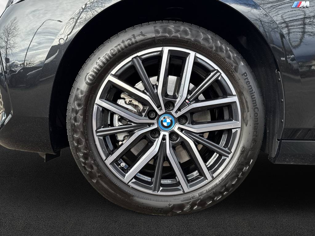 BMW 230e xDrive Active Tourer M Sport-image-9
