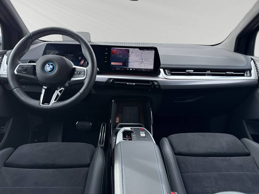 BMW 230e xDrive Active Tourer M Sport-image-6