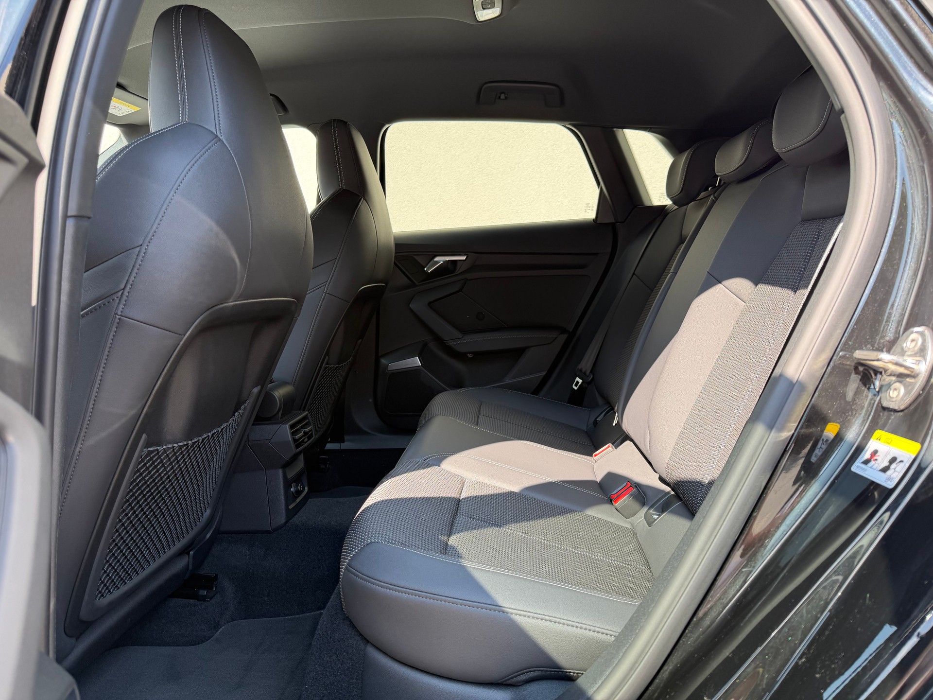 AUDI A3 Sportback 35 TFSI S line Attraction S-tronic-image-7