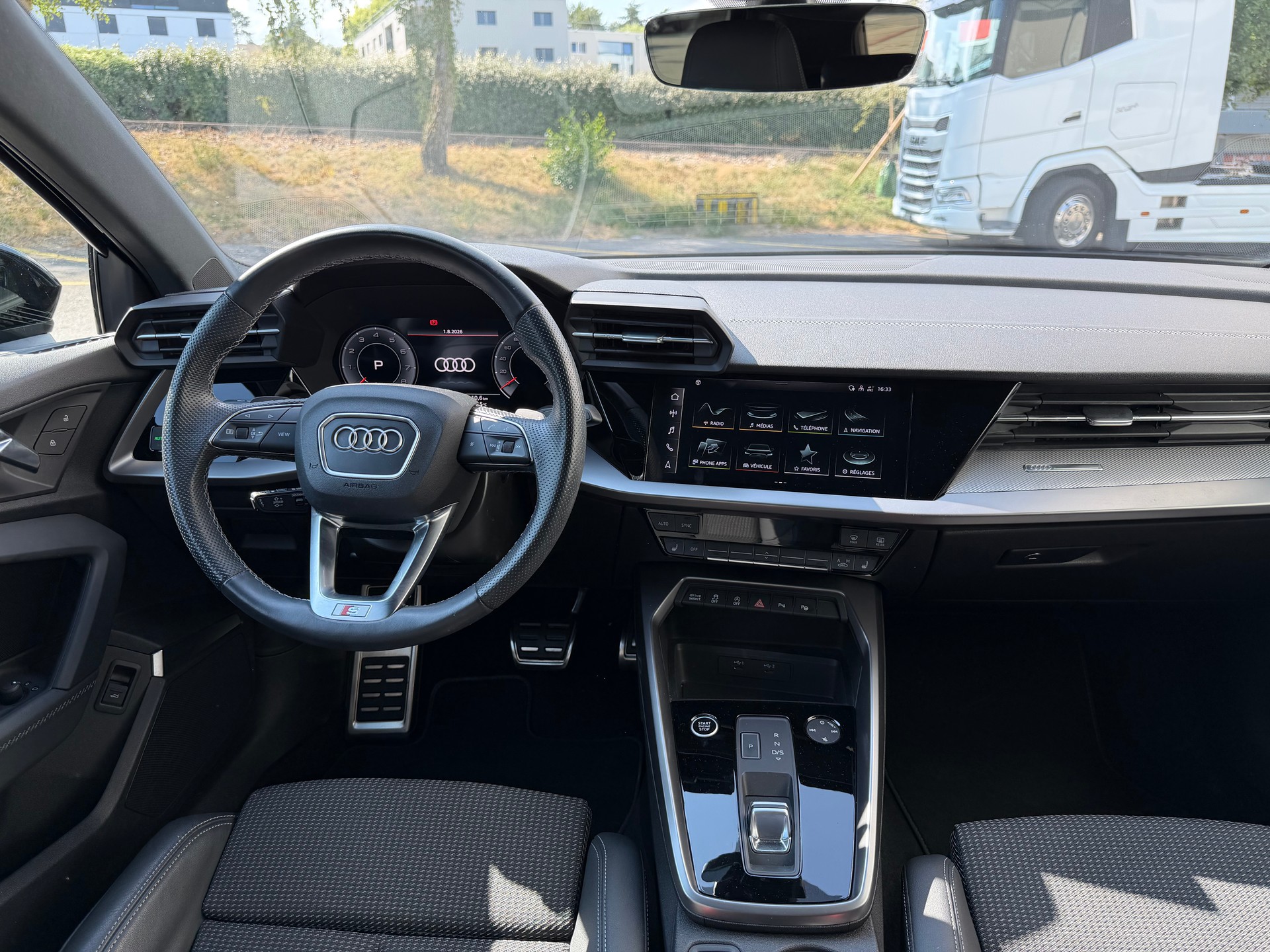 AUDI A3 Sportback 35 TFSI S line Attraction S-tronic-image-5