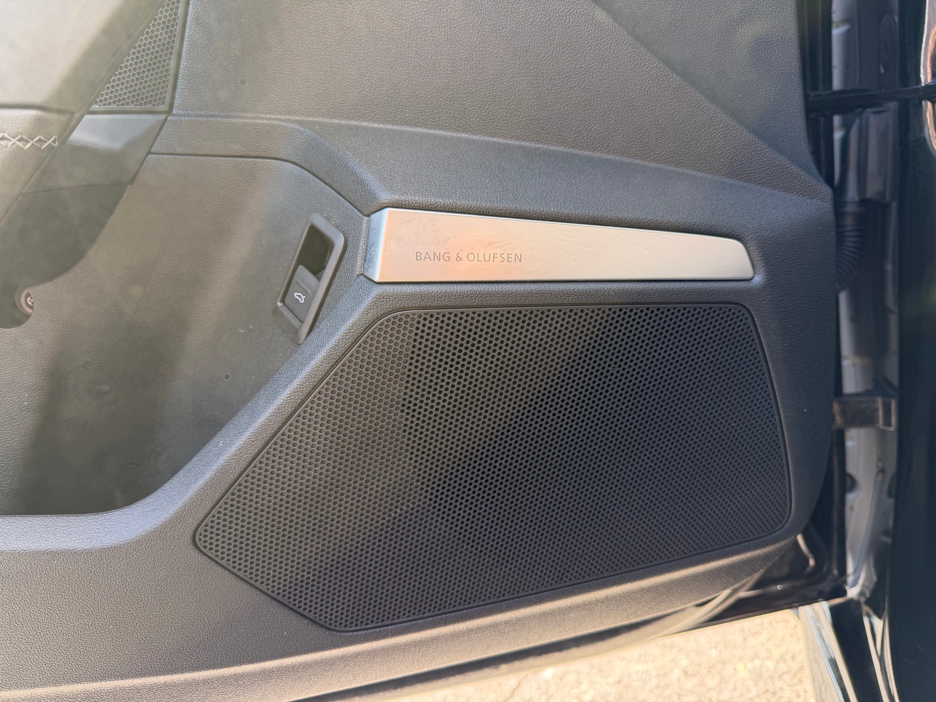 AUDI A3 Sportback 35 TFSI S line Attraction S-tronic-image-8