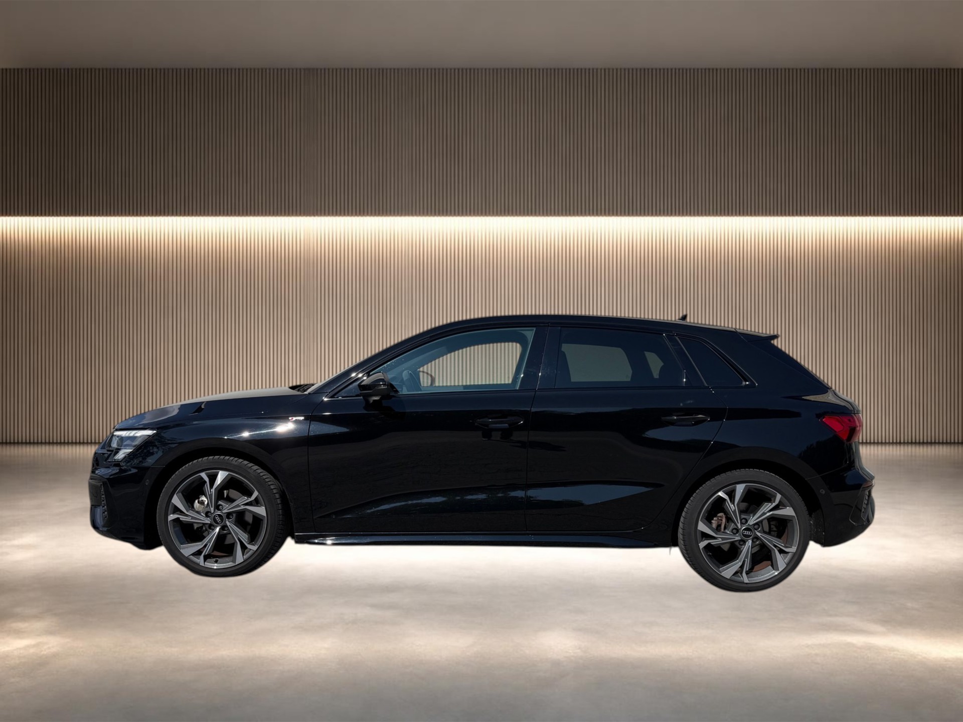 AUDI A3 Sportback 35 TFSI S line Attraction S-tronic-image-1