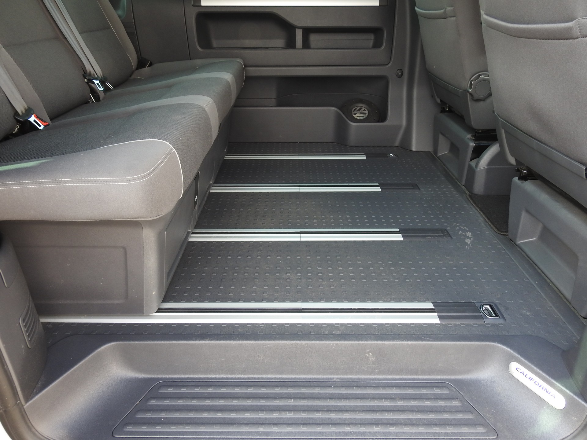 VW T5 California 2.0 TDI Beach Travel-image-13