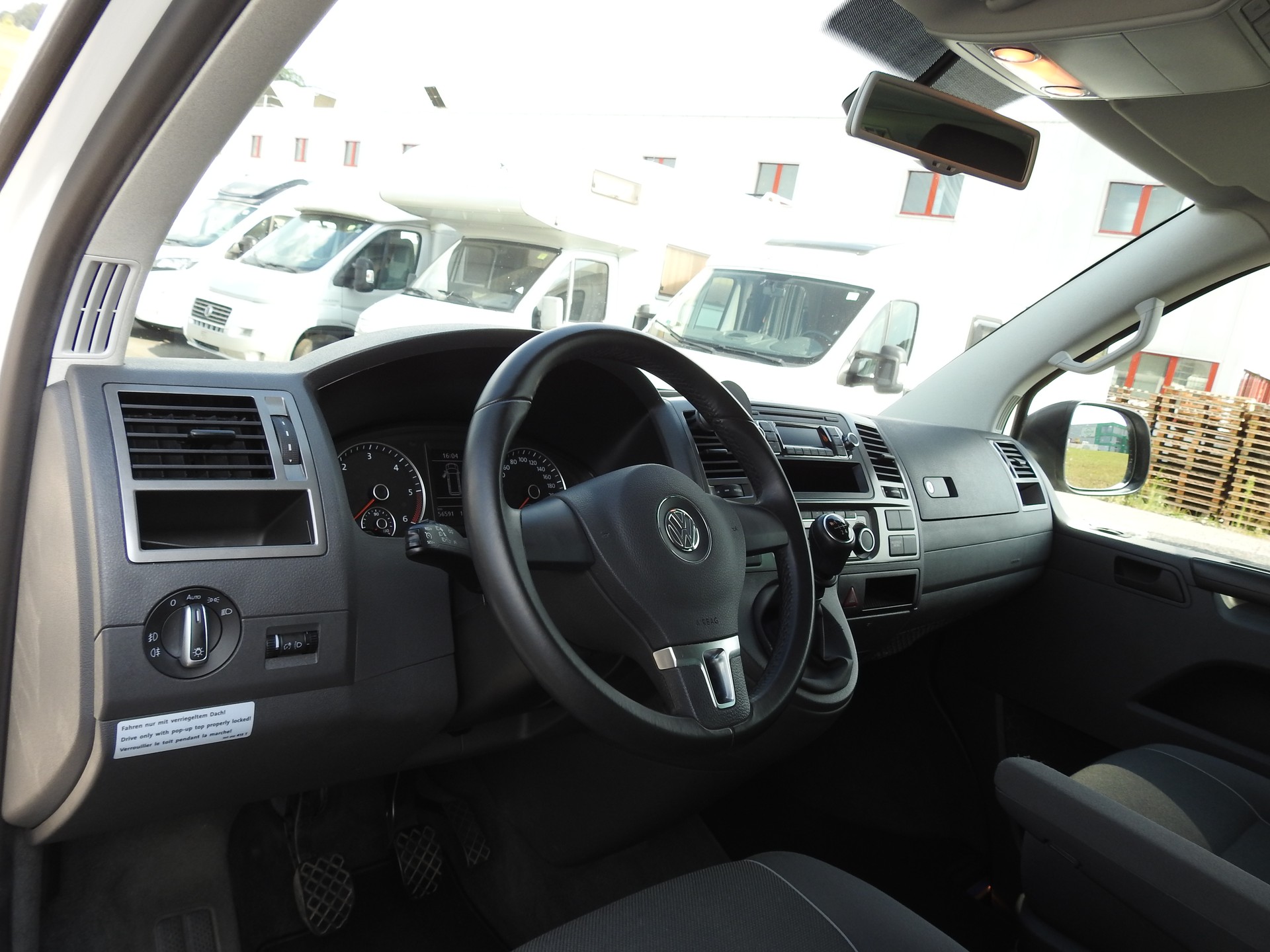 VW T5 California 2.0 TDI Beach Travel-image-11