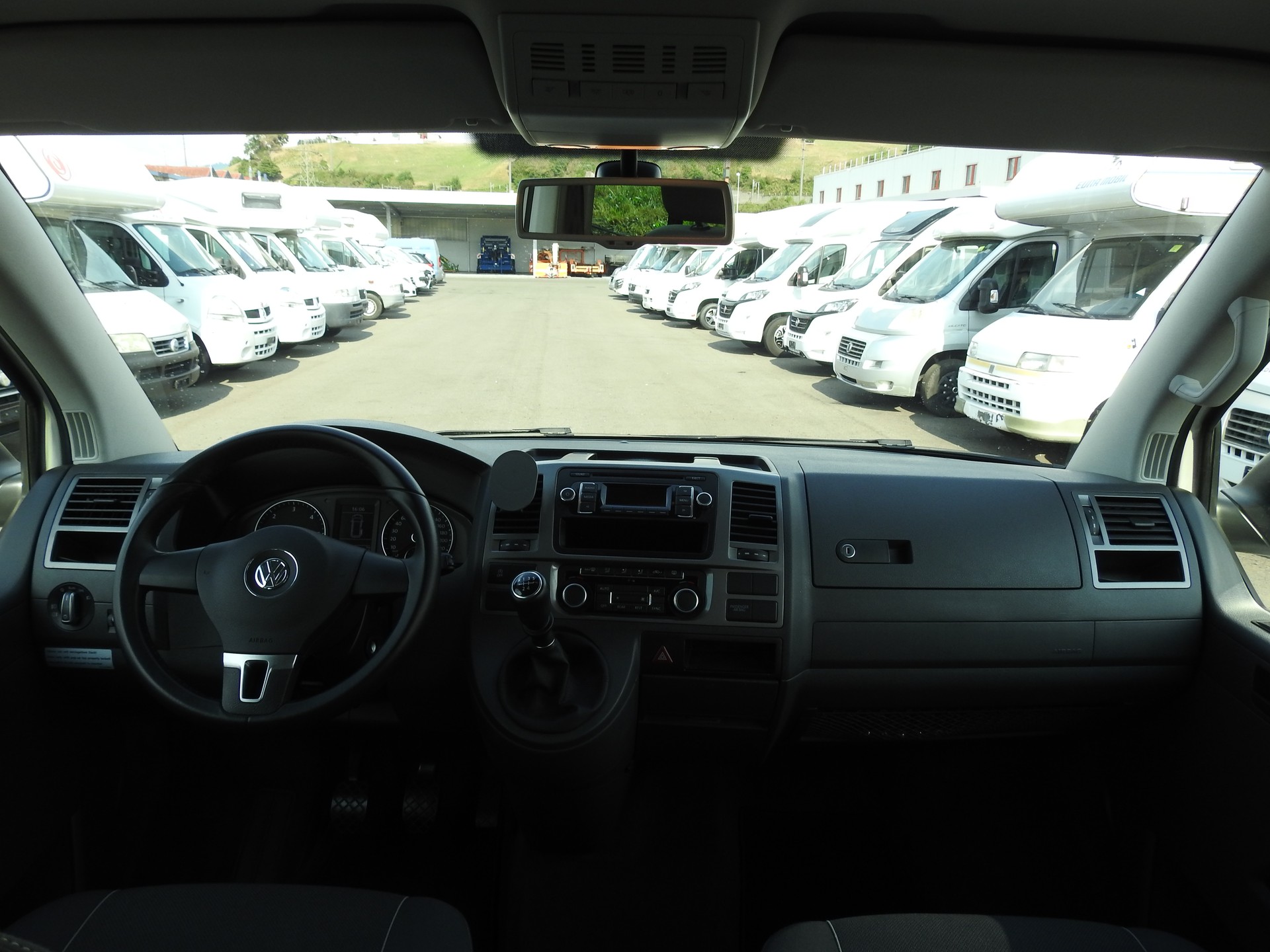 VW T5 California 2.0 TDI Beach Travel-image-14