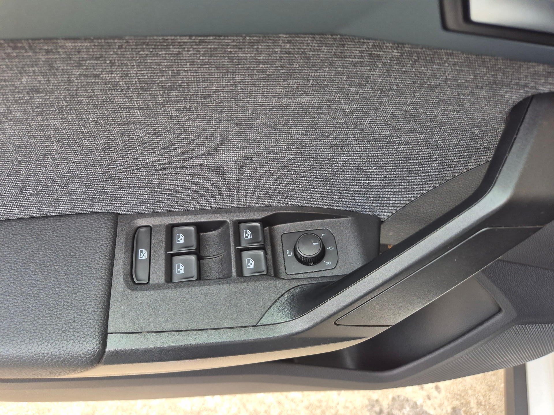 SEAT Arona 1.0 TSI Eco Hola Xperience DSG-image-4