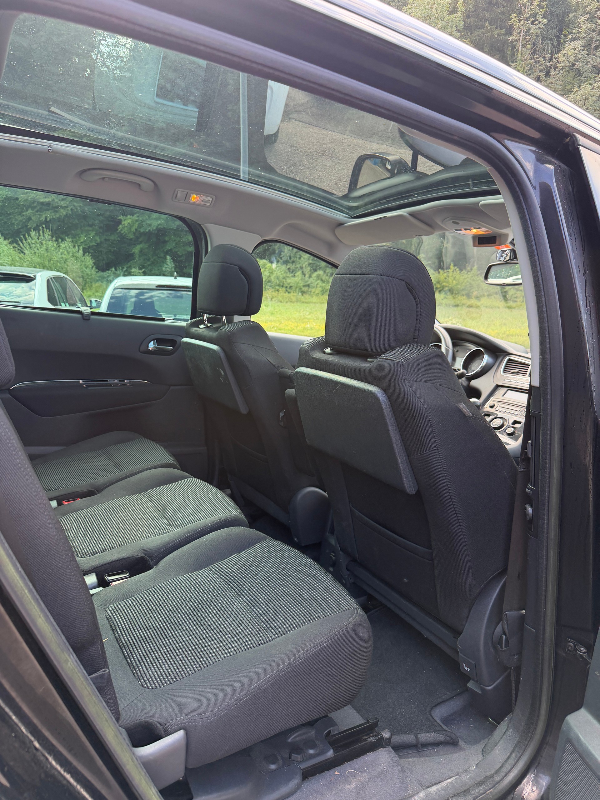 PEUGEOT 5008 1.6 16V T Sport Pack-image-11