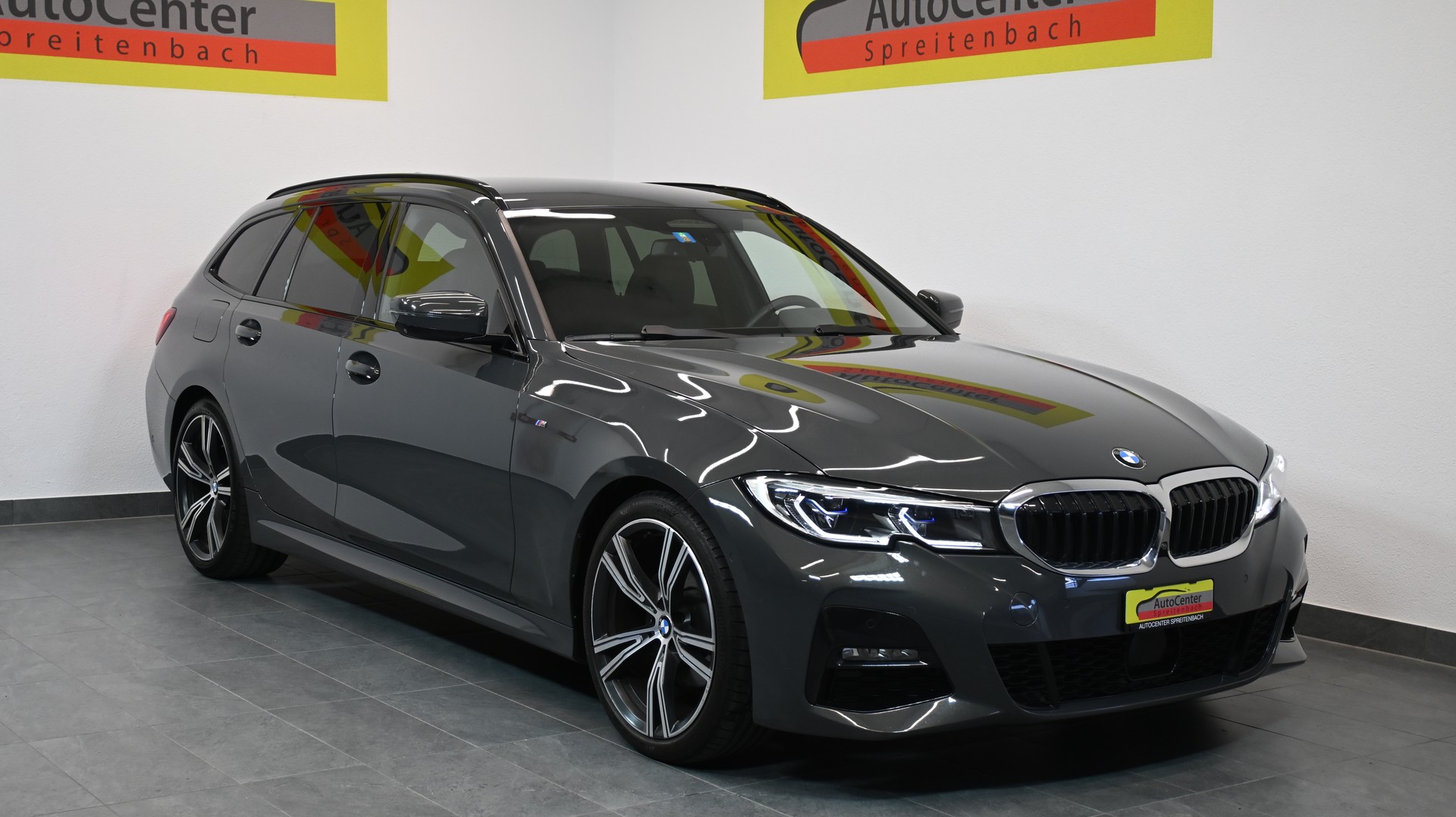 BMW 320d Touring M Sport Steptronic-image-0